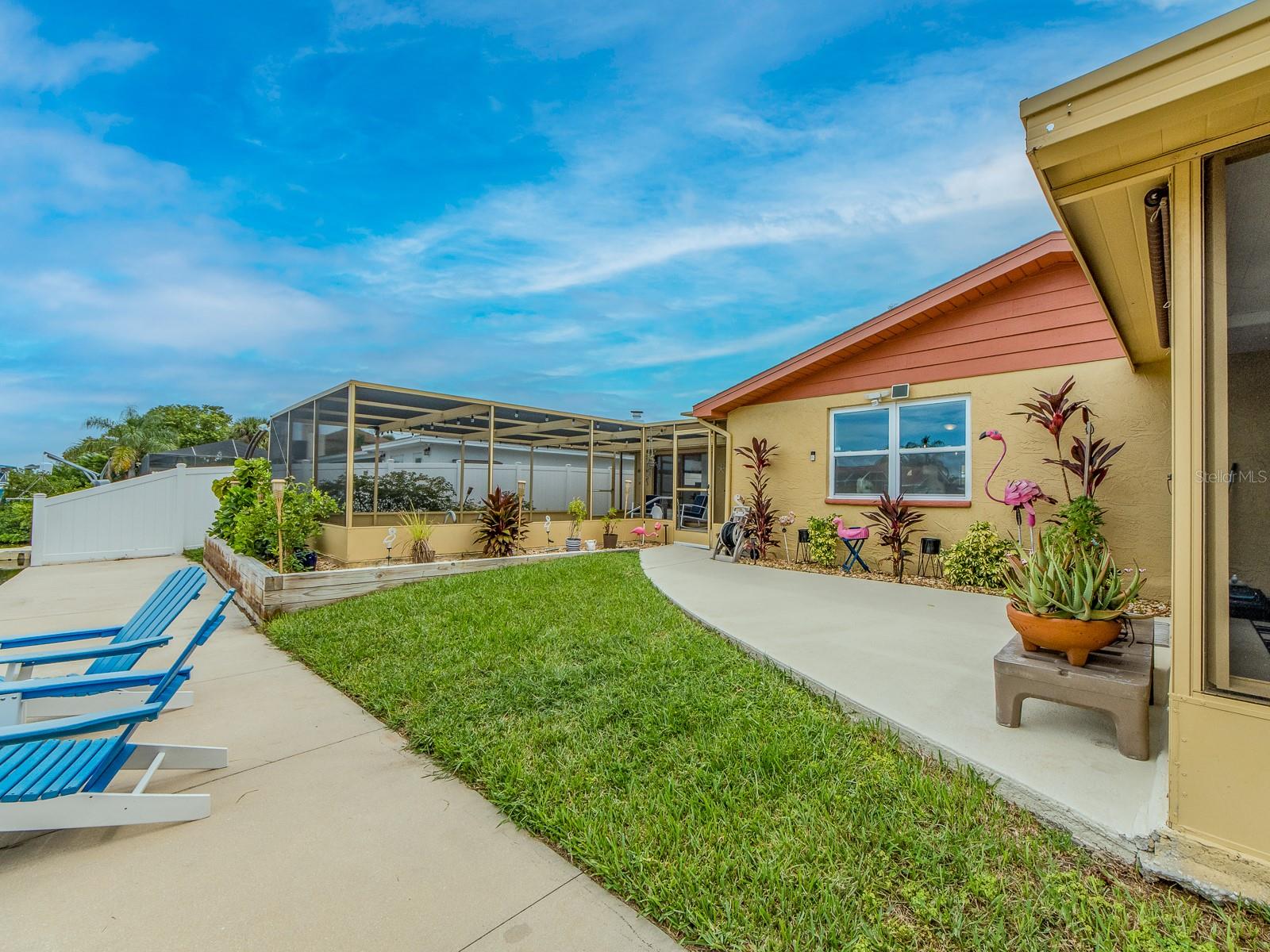 Listing photo id 38 for 9811 San Mateo Way