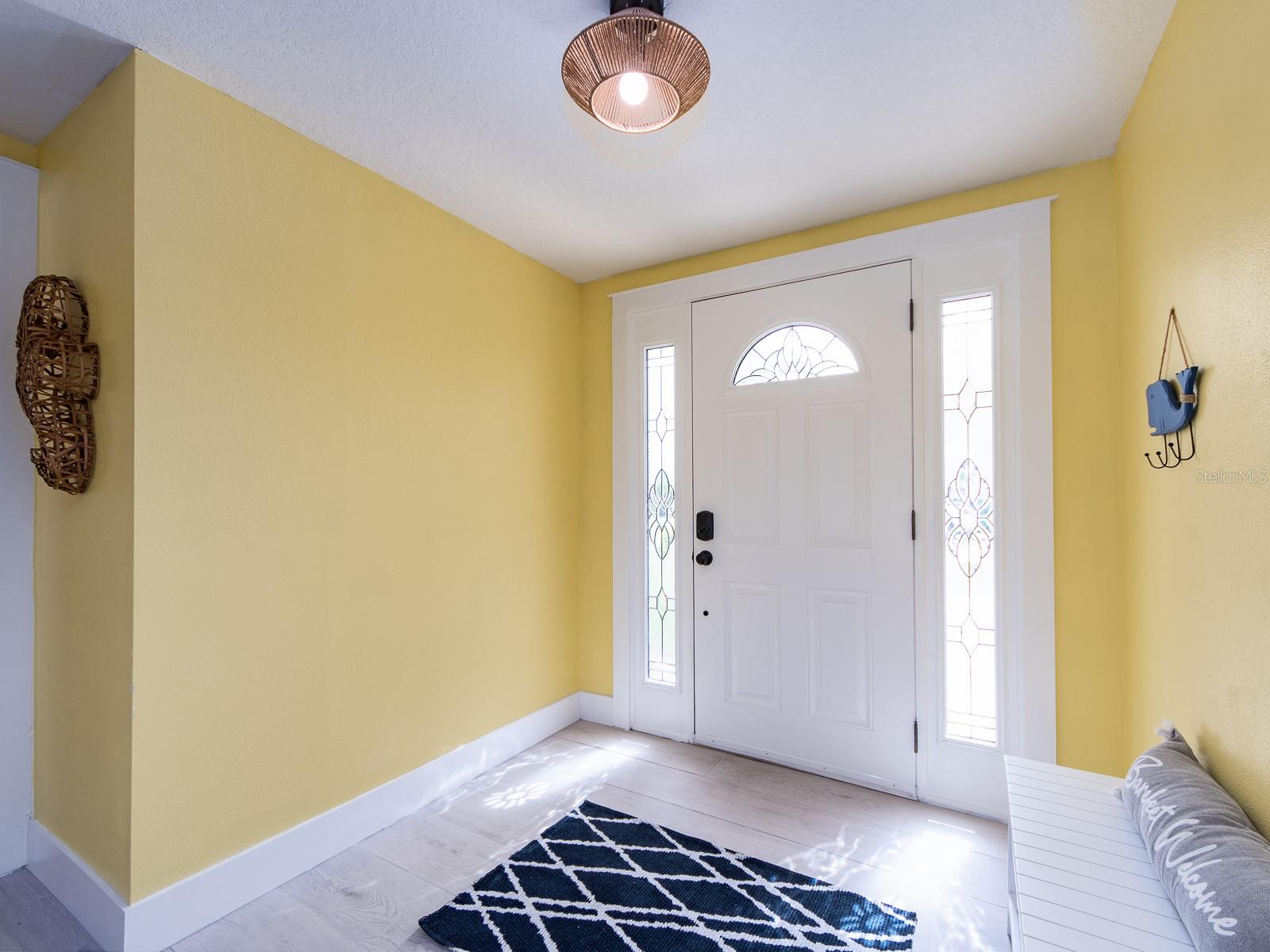 Listing photo id 5 for 9811 San Mateo Way