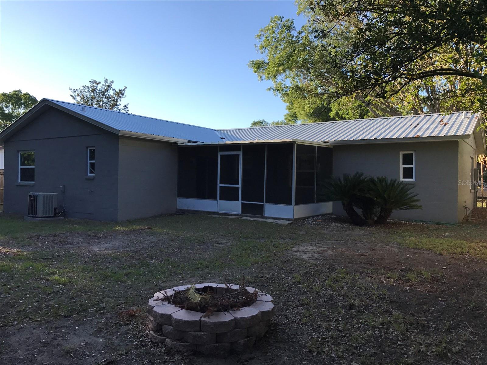 Image 2 of 2 For 319 Black Oak Court