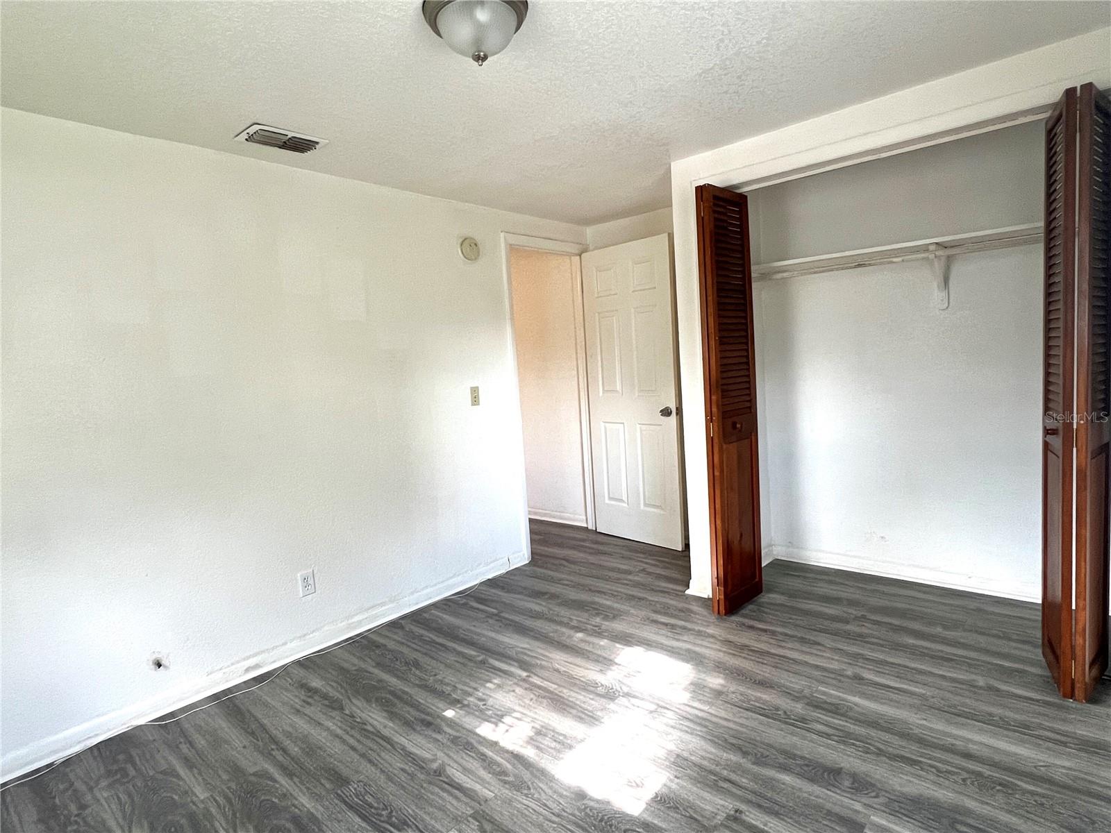Image 10 of 12 For 1016 Seneca Avenue B