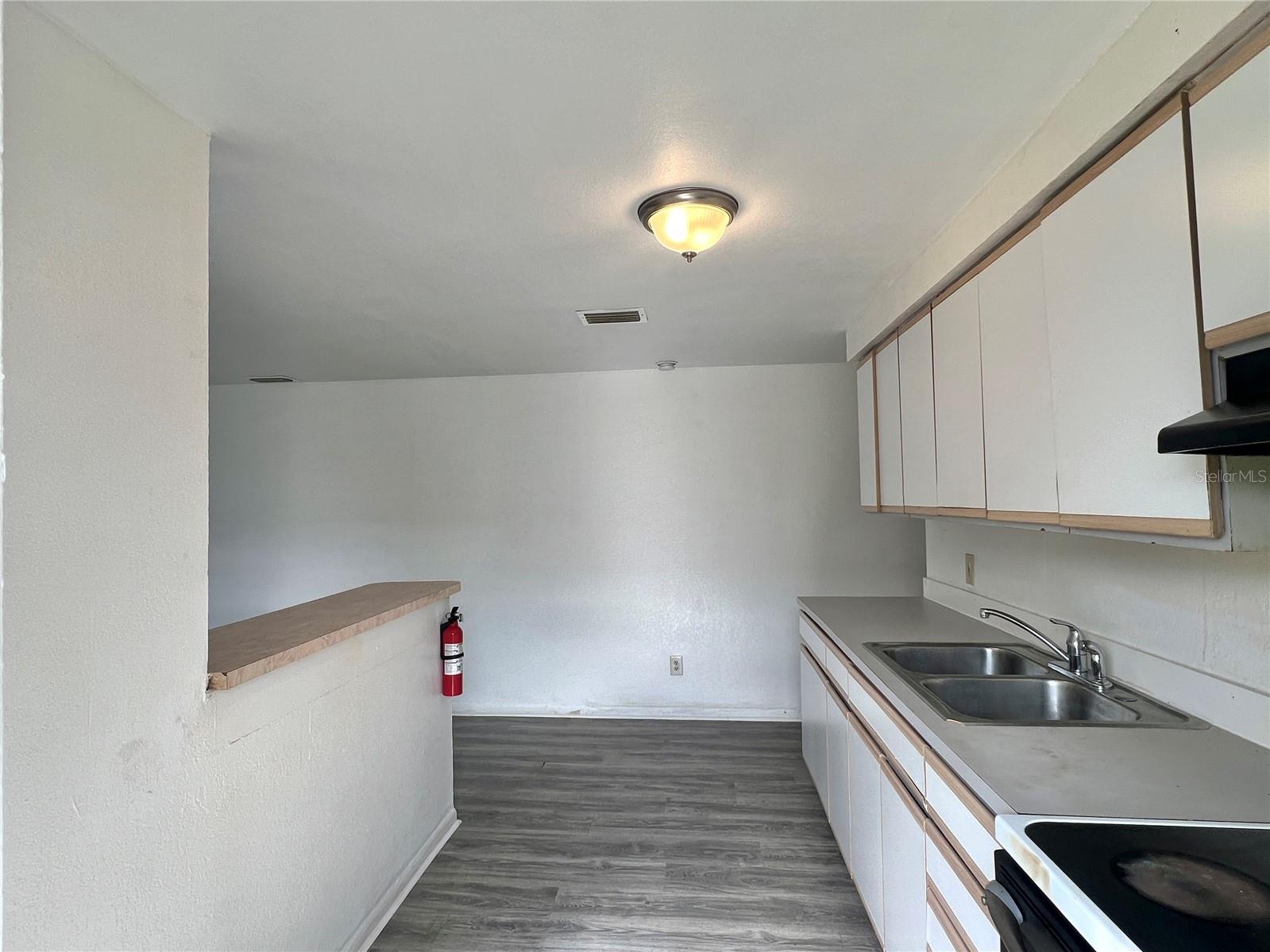 Image 12 of 12 For 1016 Seneca Avenue B