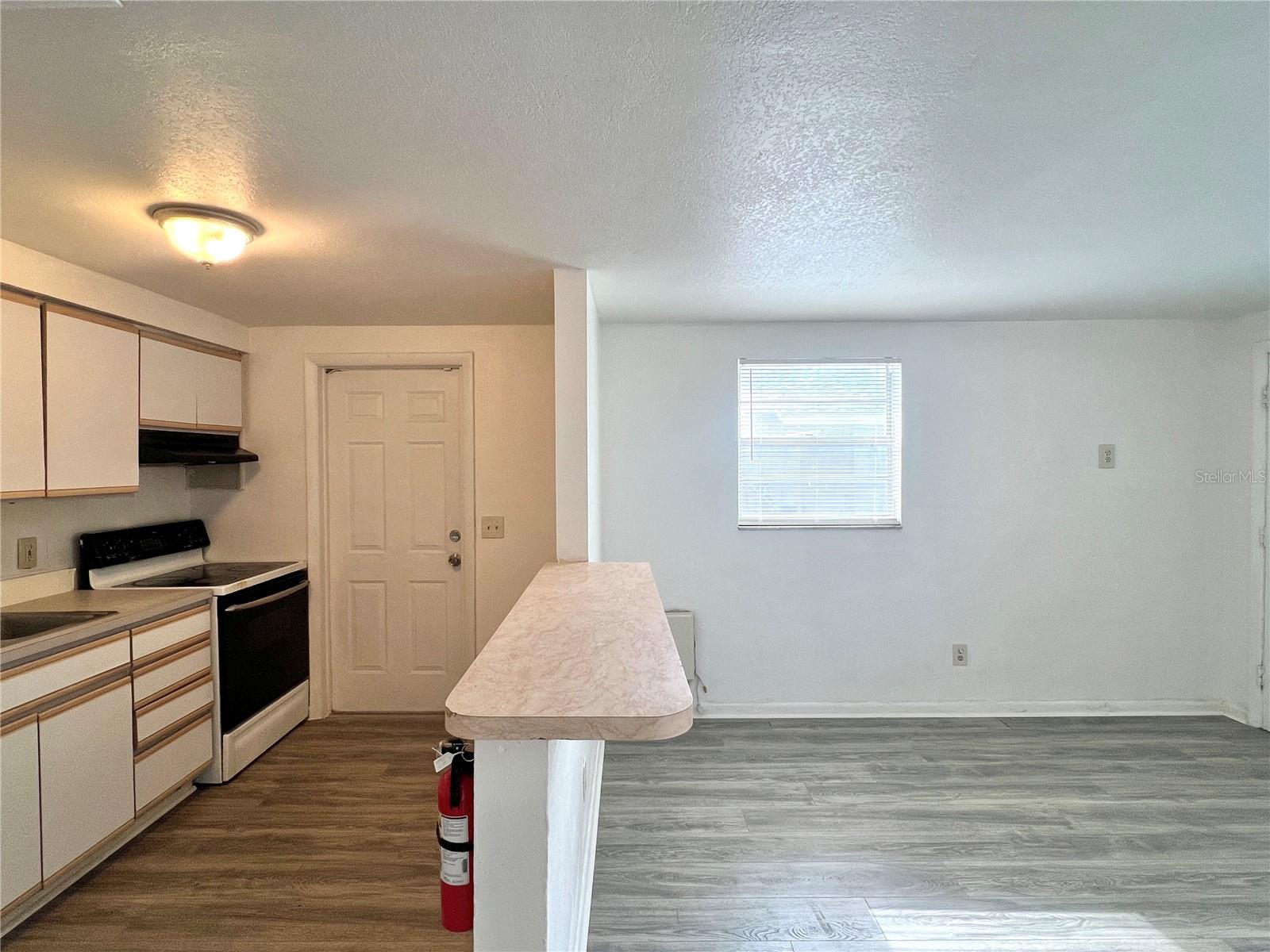 Image 4 of 12 For 1016 Seneca Avenue B