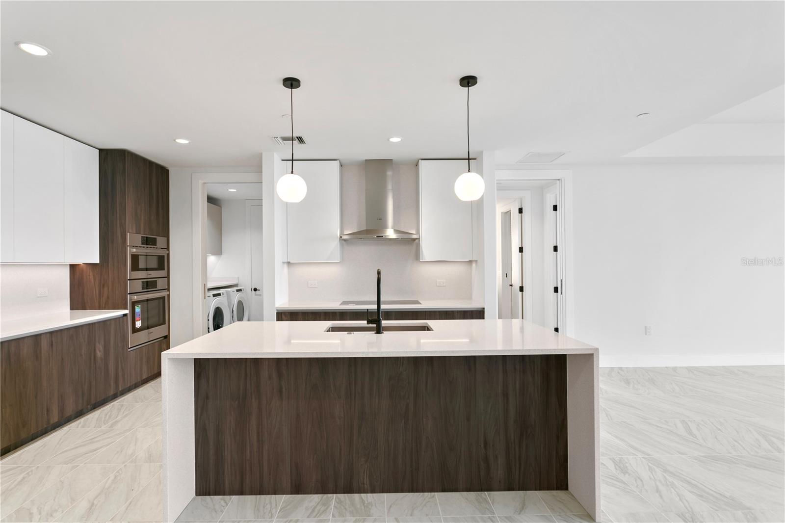 Image 28 of 72 For 777 3rd Avenue N 1204