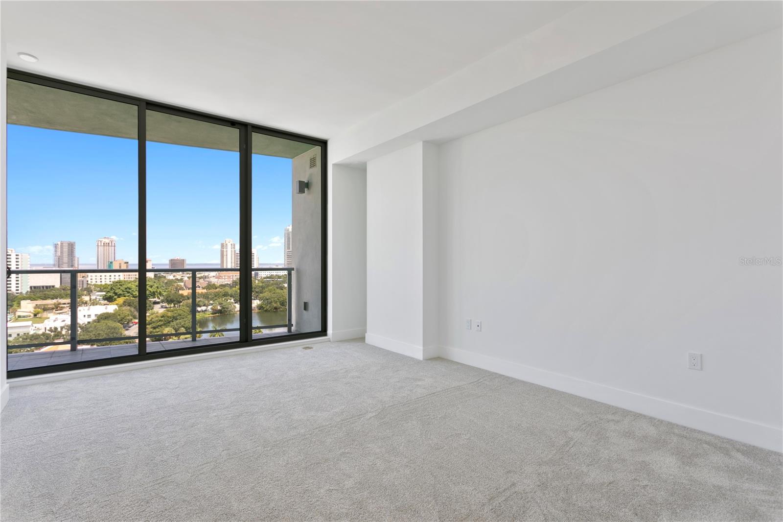 Image 39 of 72 For 777 3rd Avenue N 1204