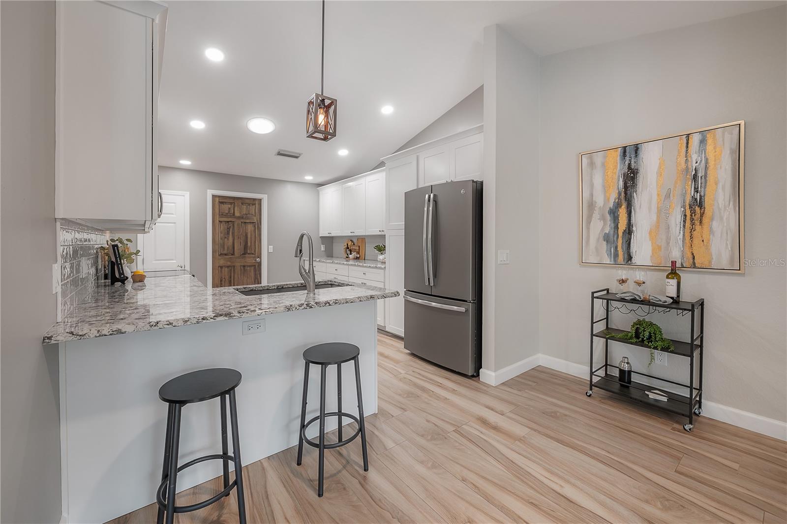 Image 11 of 39 For 6142 Caroline Drive