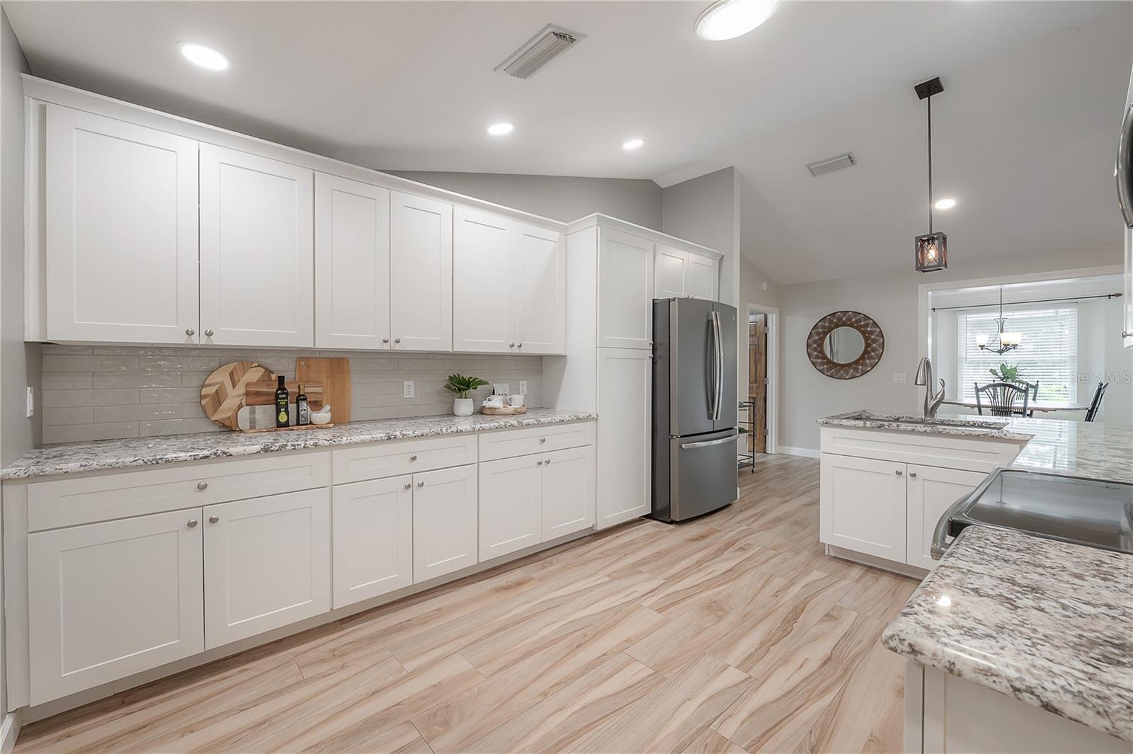 Image 12 of 39 For 6142 Caroline Drive