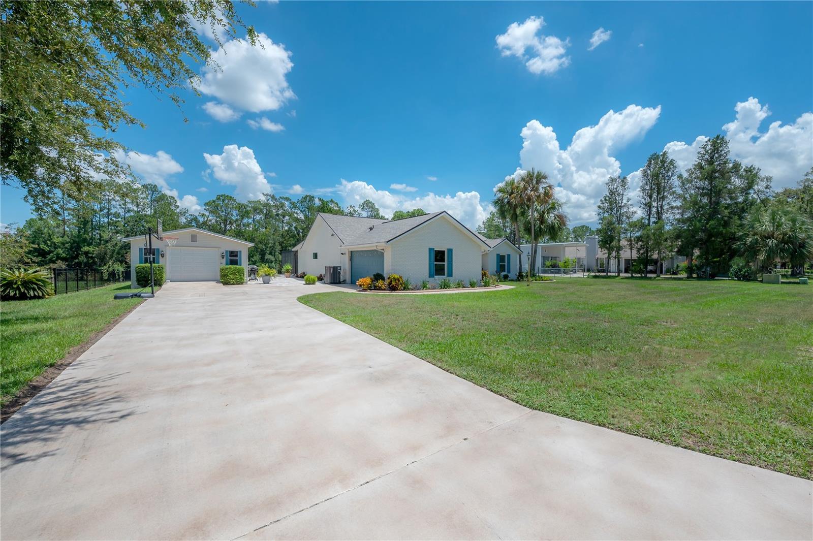 Image 2 of 39 For 6142 Caroline Drive