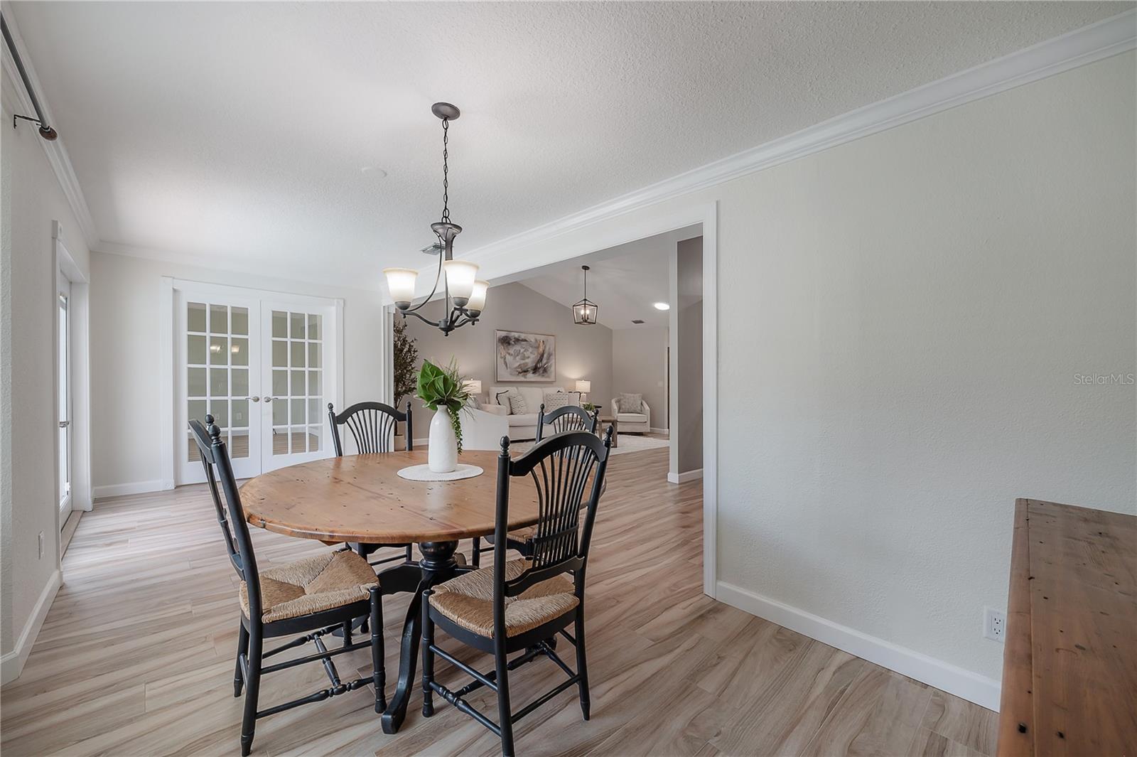Image 9 of 39 For 6142 Caroline Drive