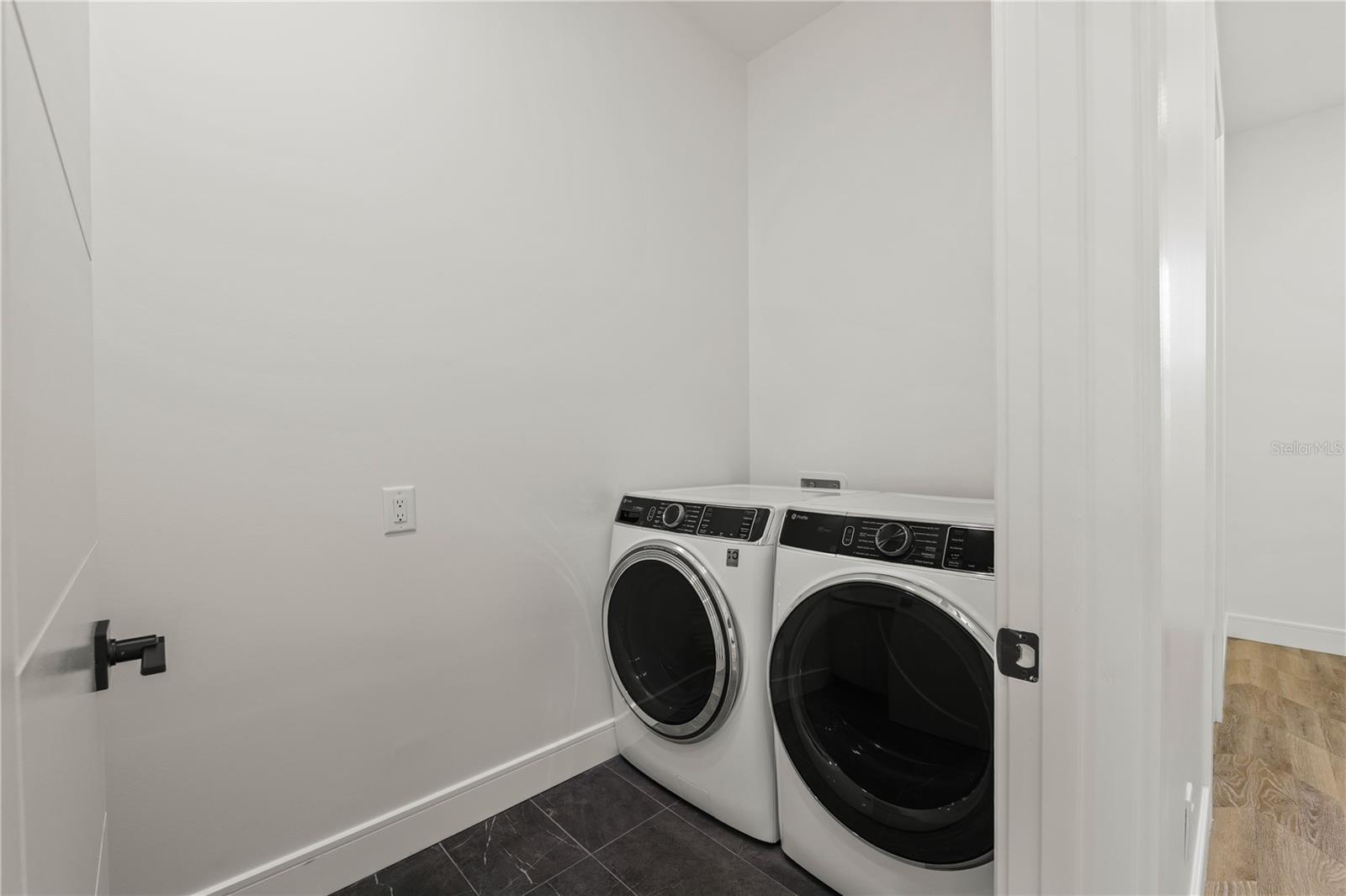 Image 15 of 39 For 401 Park Boulevard