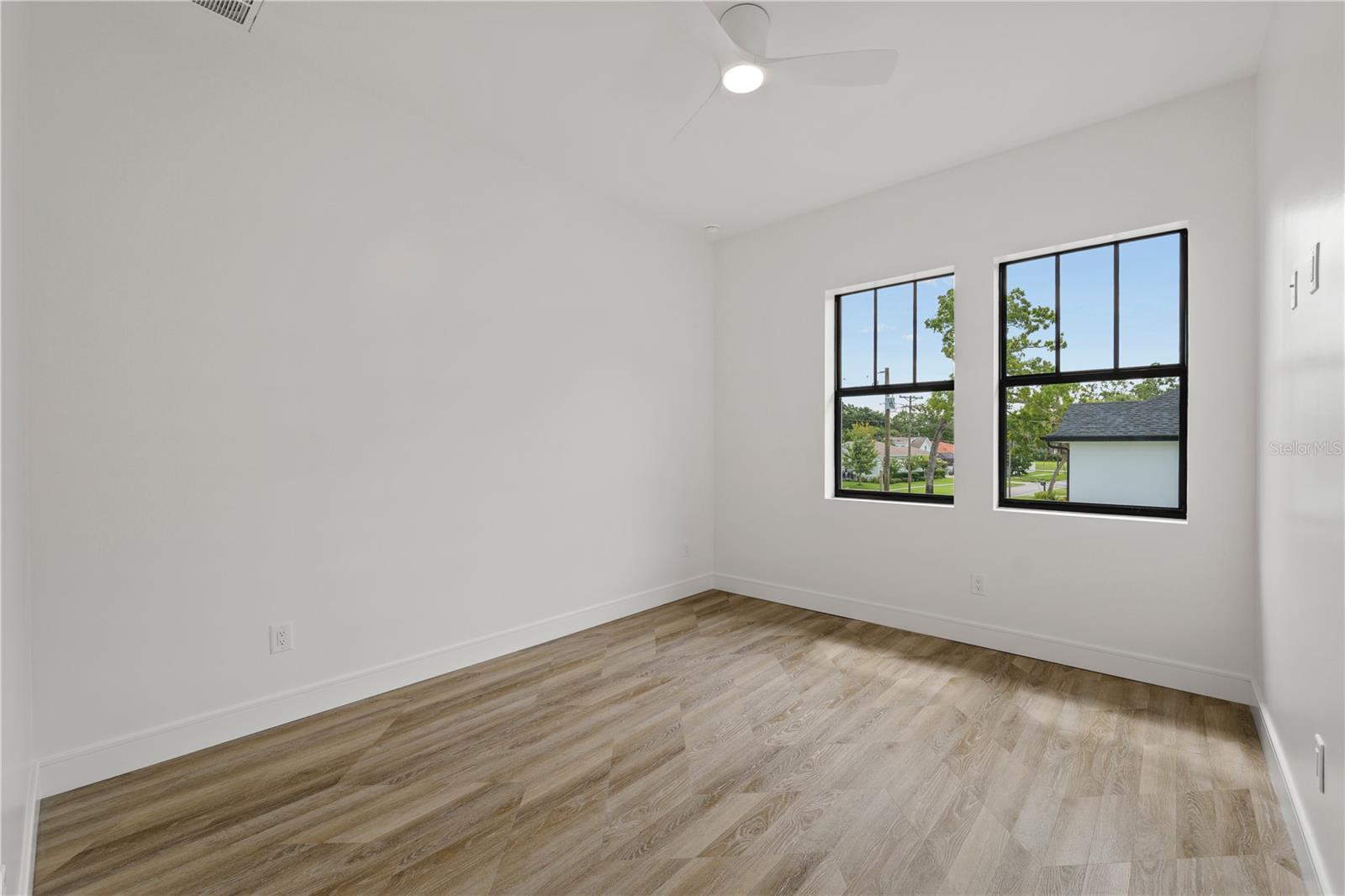 Image 16 of 39 For 401 Park Boulevard