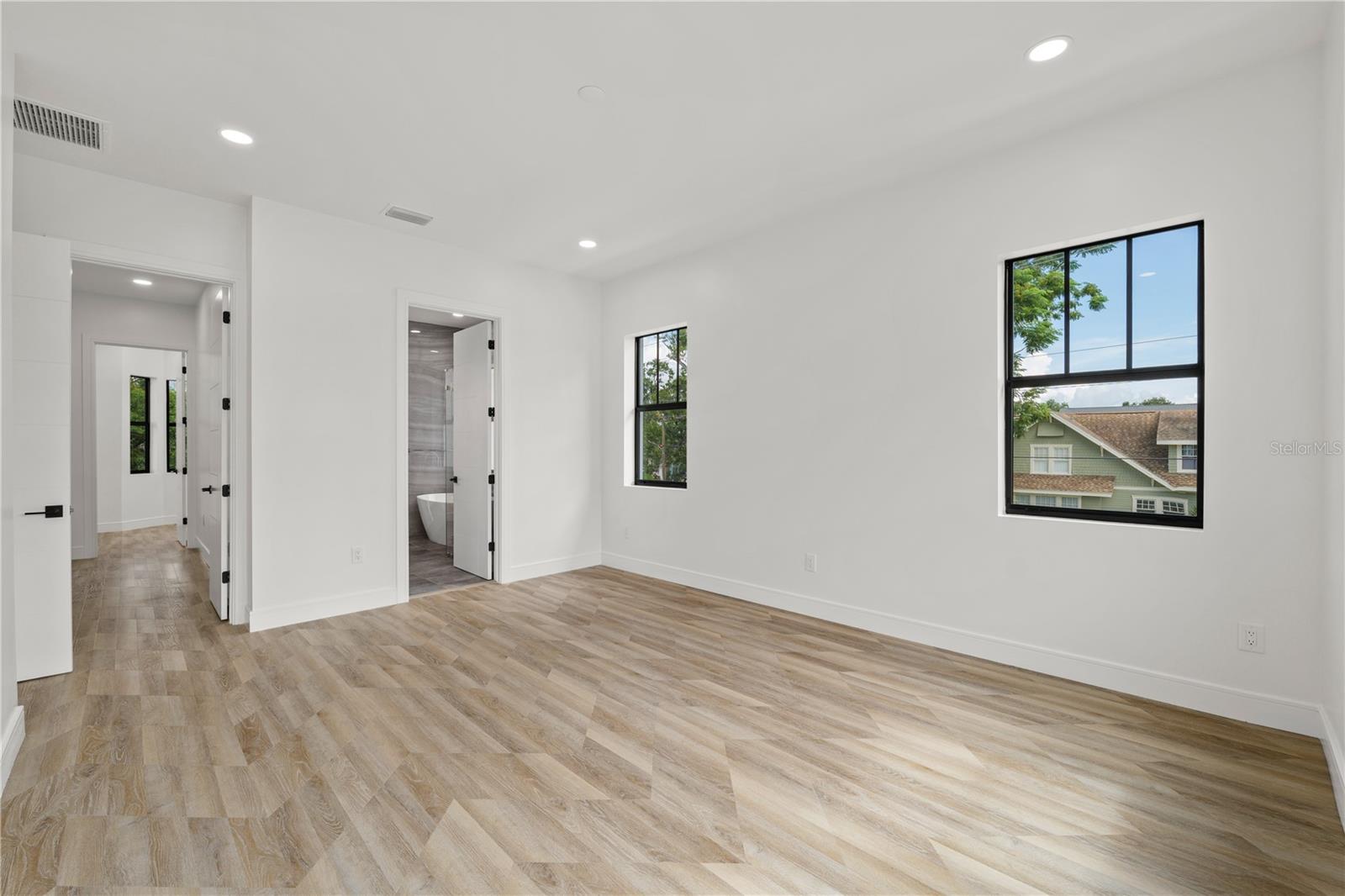Image 25 of 39 For 401 Park Boulevard