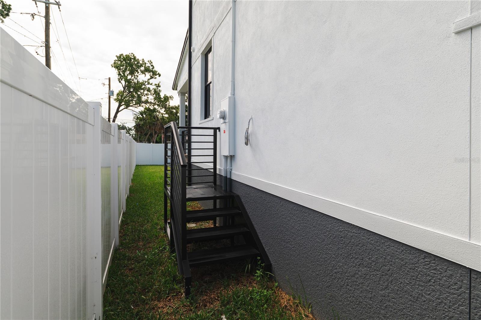 Image 36 of 39 For 401 Park Boulevard
