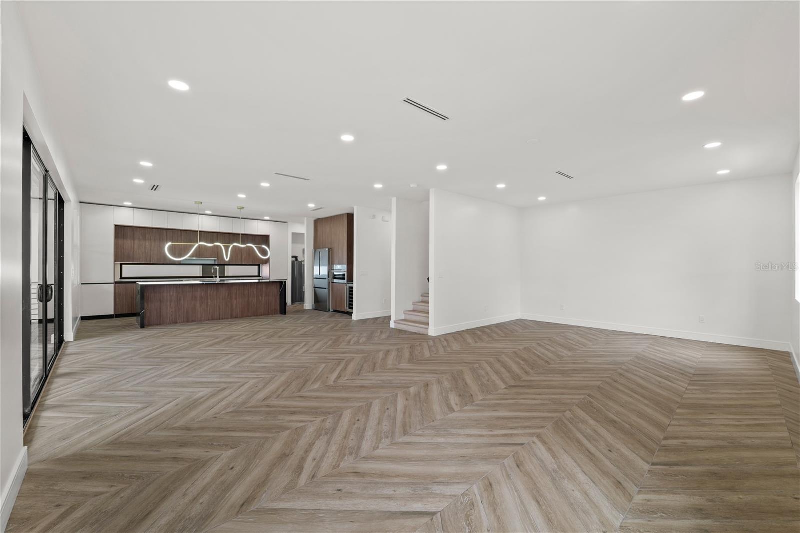 Image 4 of 39 For 401 Park Boulevard