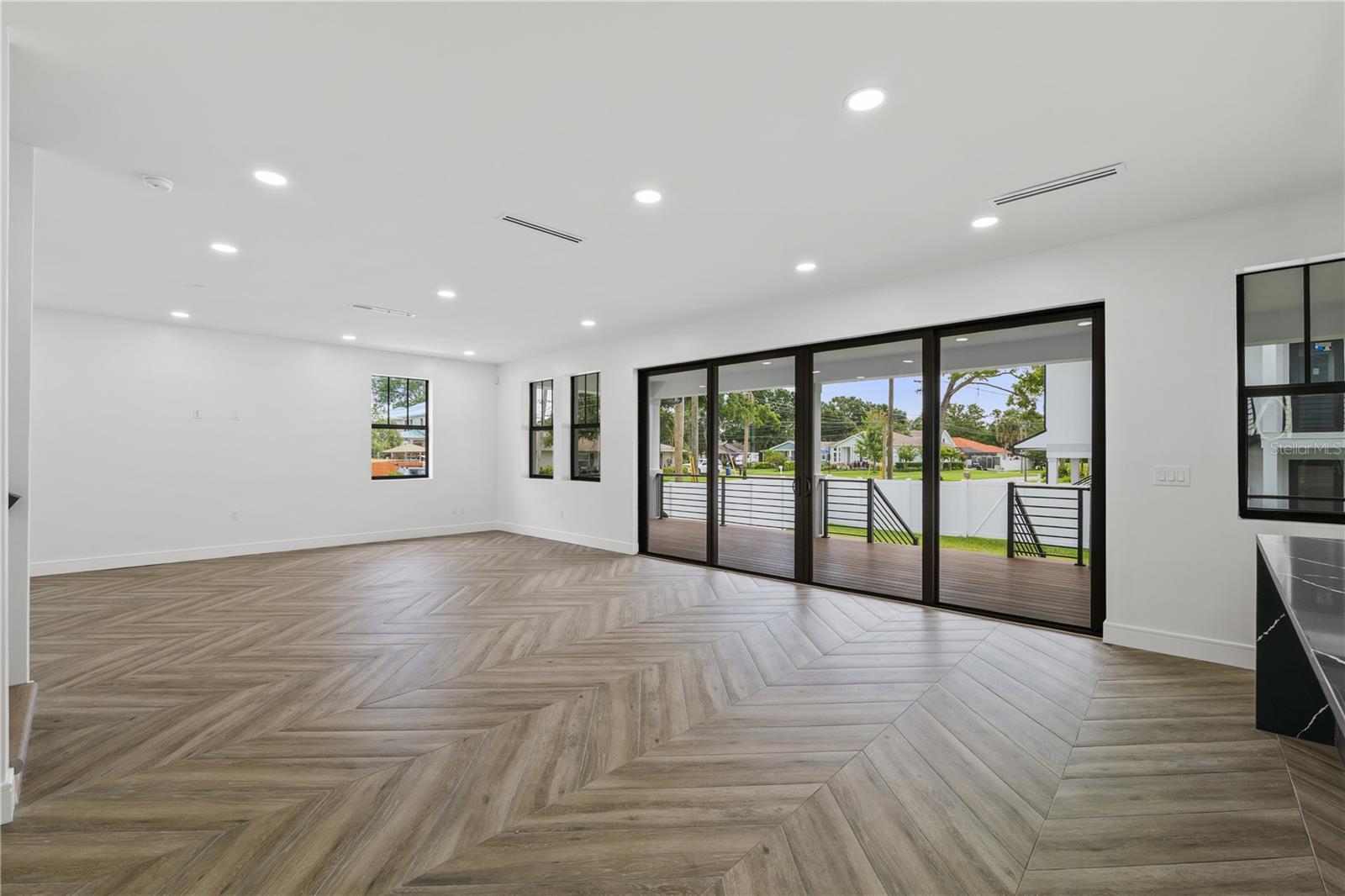 Image 6 of 39 For 401 Park Boulevard