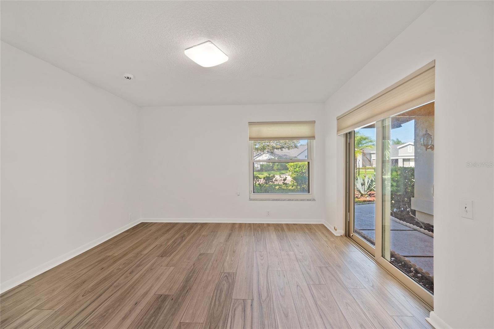 Listing photo id 14 for 4121 Crosswater Drive