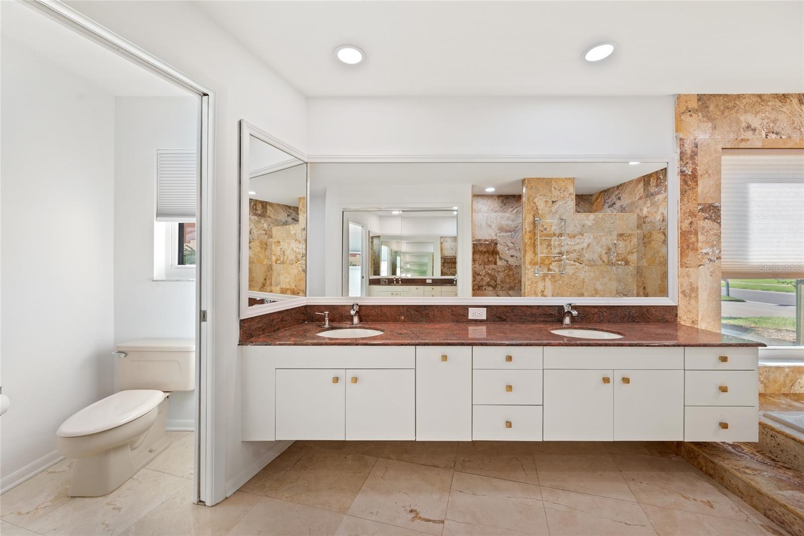 Listing photo id 19 for 4121 Crosswater Drive