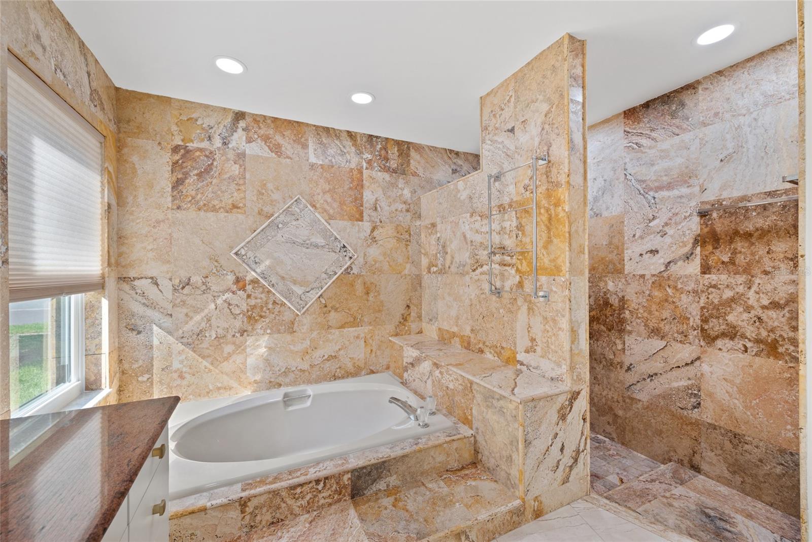 Listing photo id 20 for 4121 Crosswater Drive