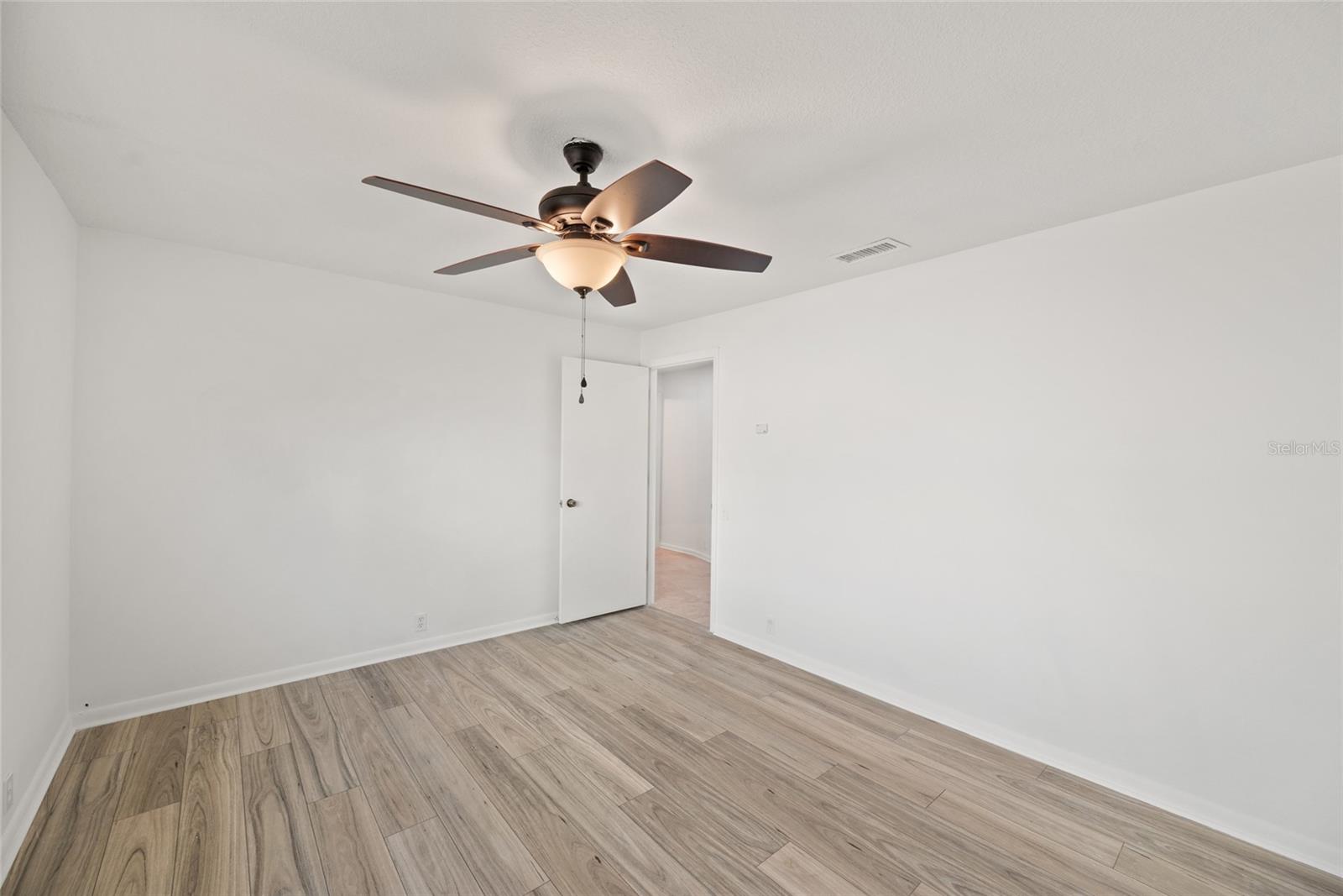Listing photo id 38 for 4121 Crosswater Drive