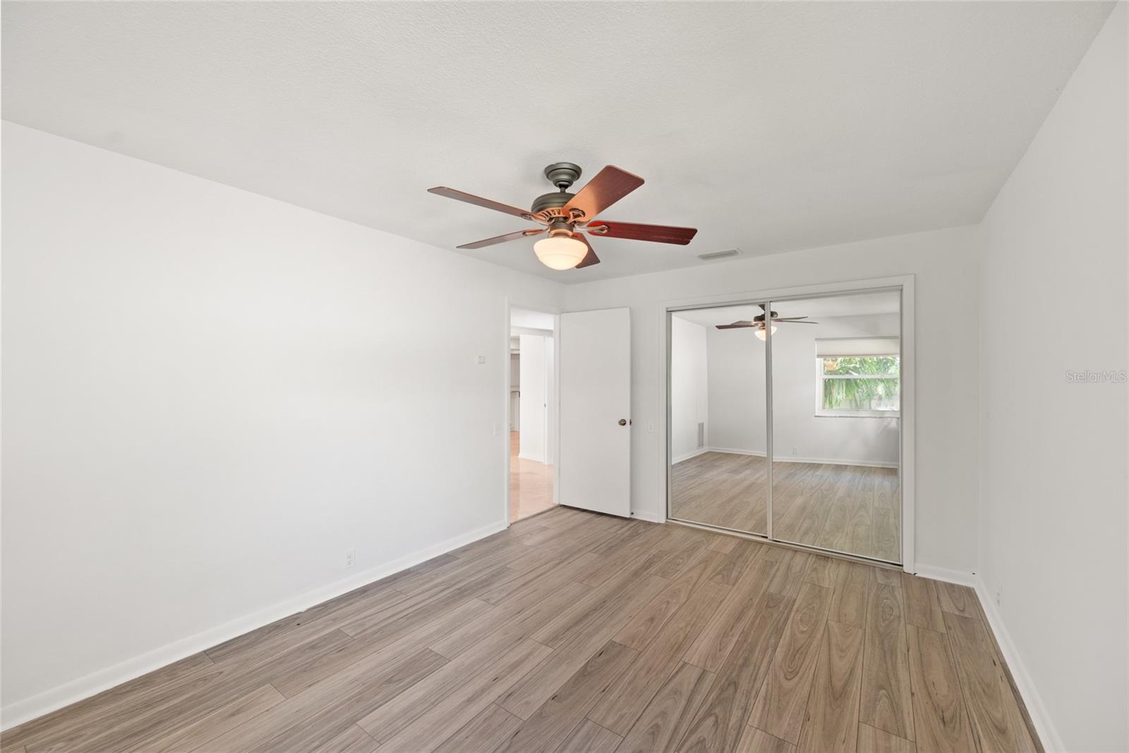 Listing photo id 40 for 4121 Crosswater Drive