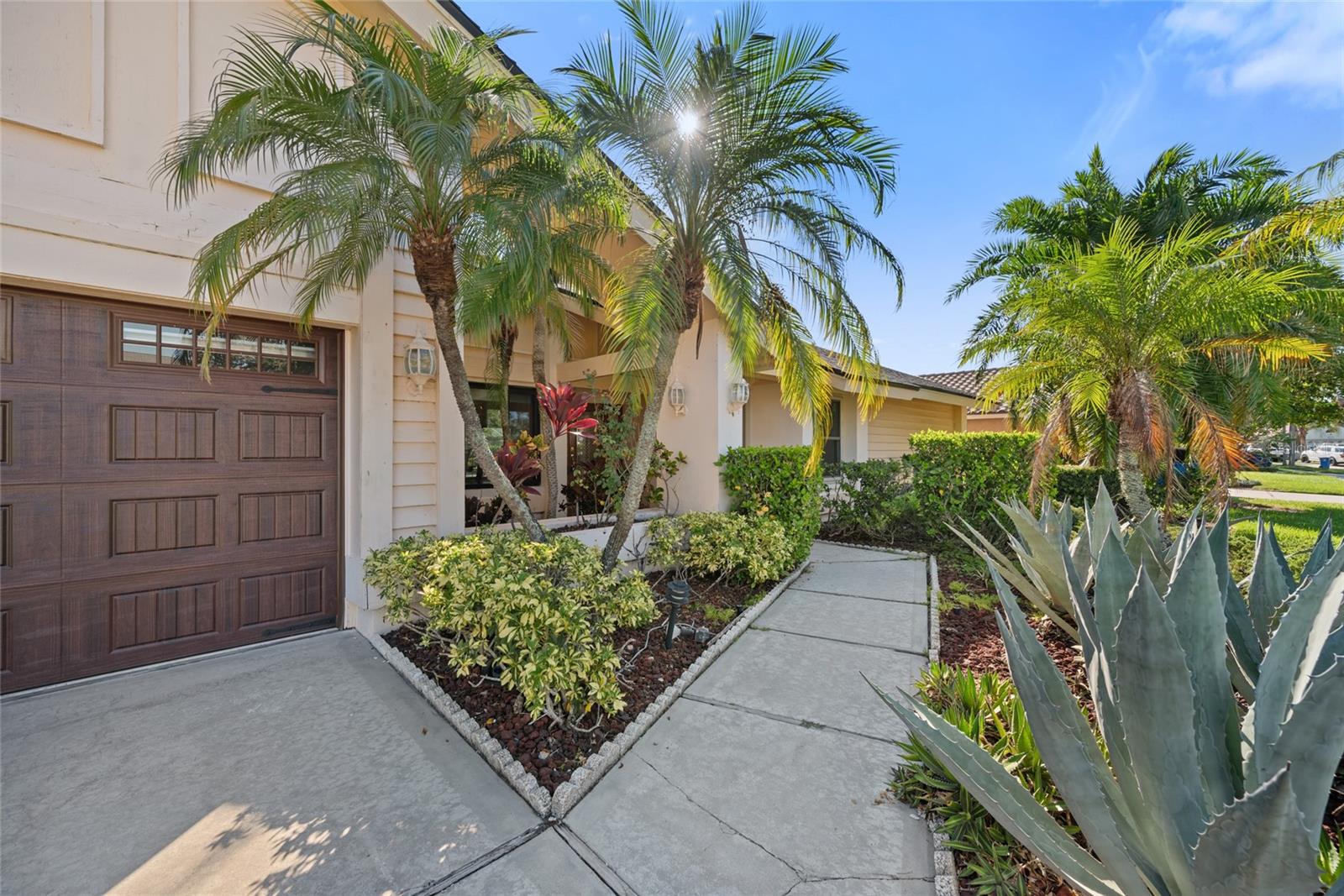 Listing photo id 4 for 4121 Crosswater Drive