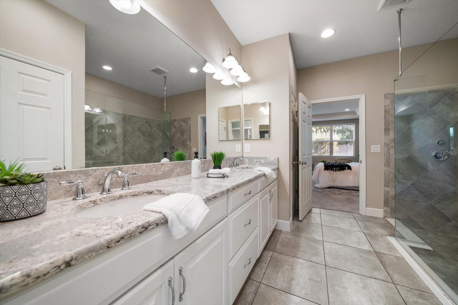 Image 21 of 40 For 8735 Terracina Lake Drive