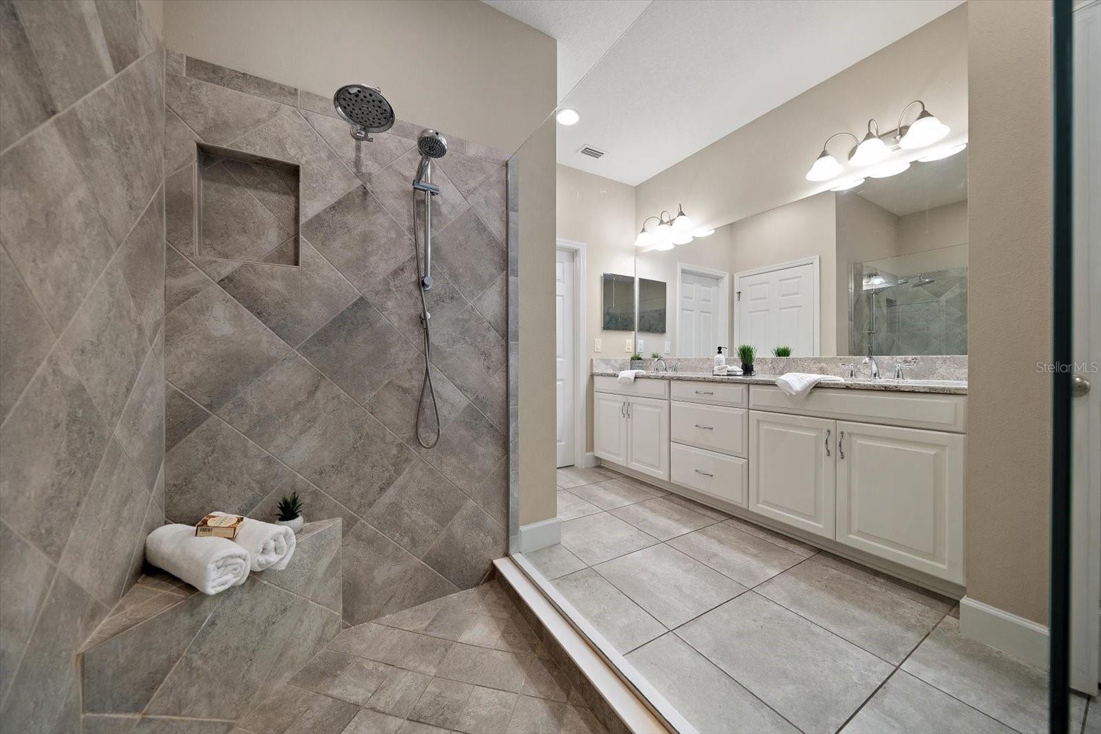 Image 24 of 40 For 8735 Terracina Lake Drive