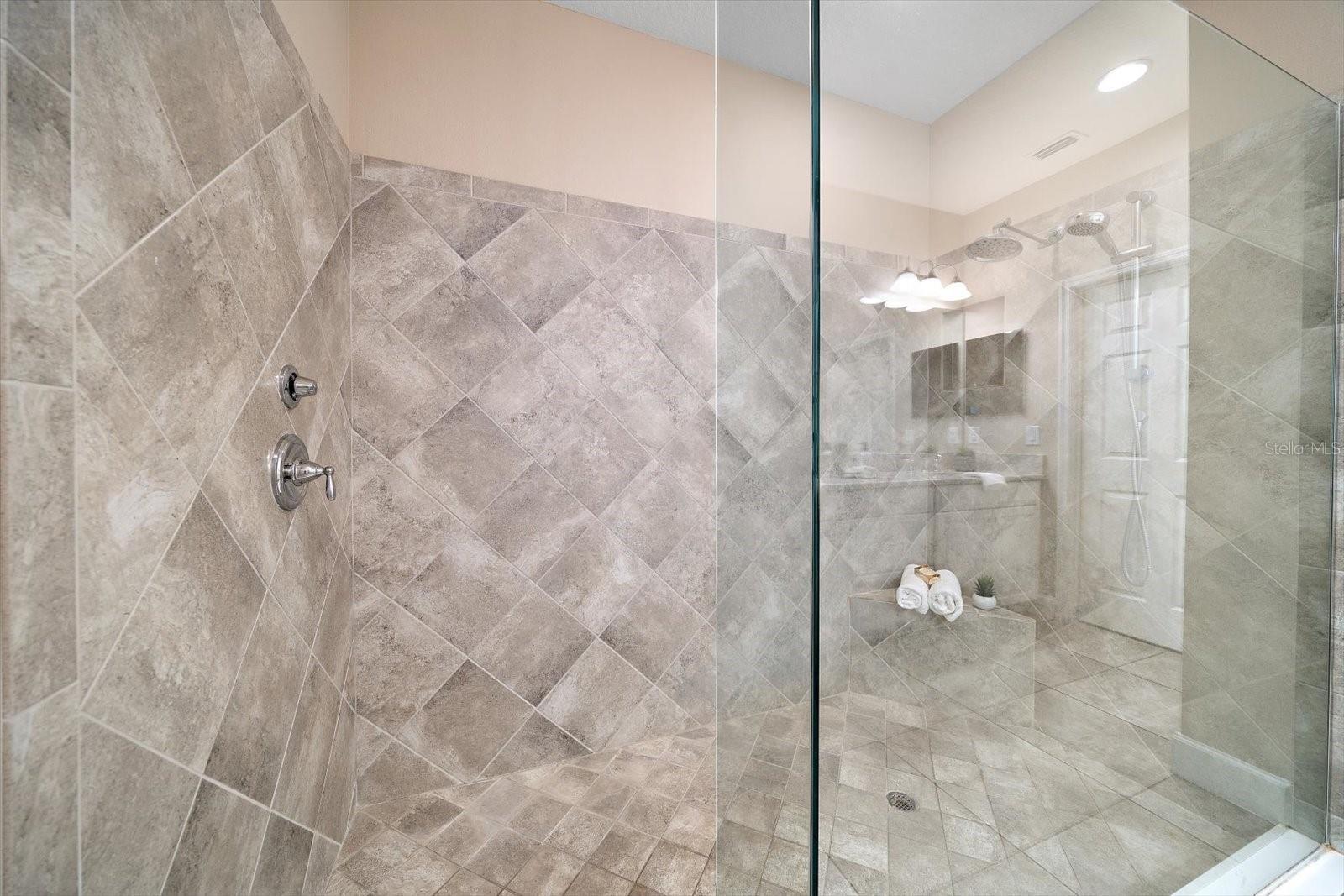 Image 25 of 40 For 8735 Terracina Lake Drive