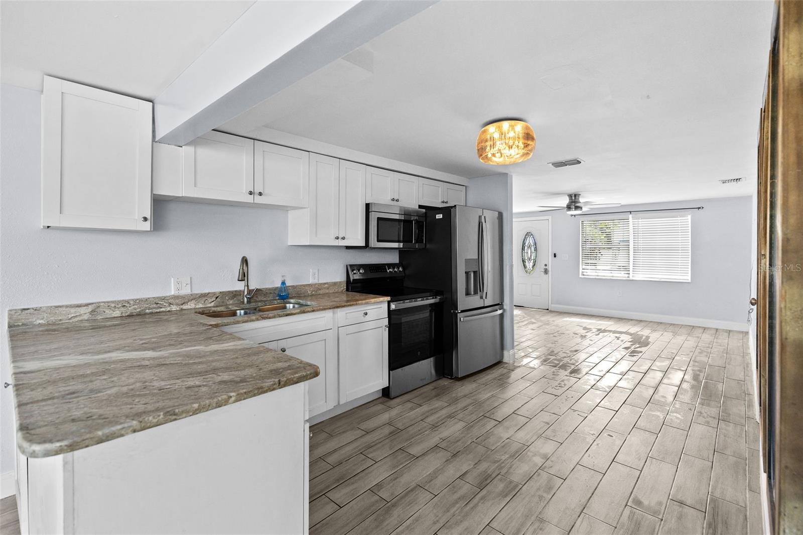 Image 10 of 46 For 13916 Sommers Avenue