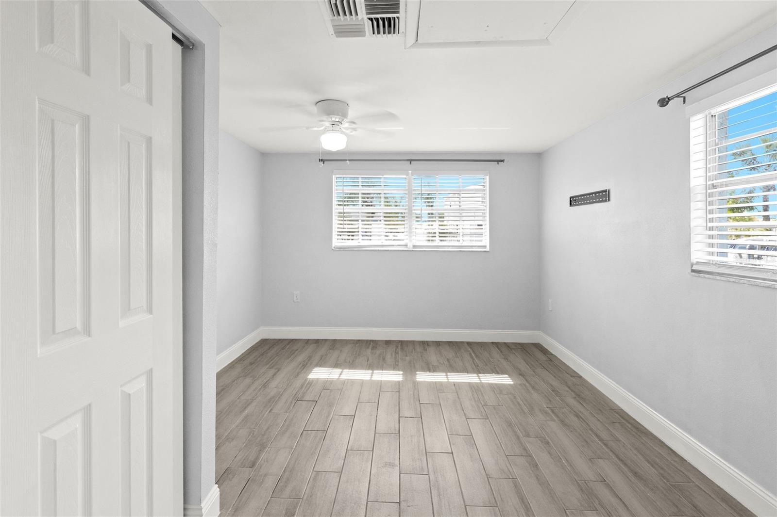 Image 17 of 46 For 13916 Sommers Avenue
