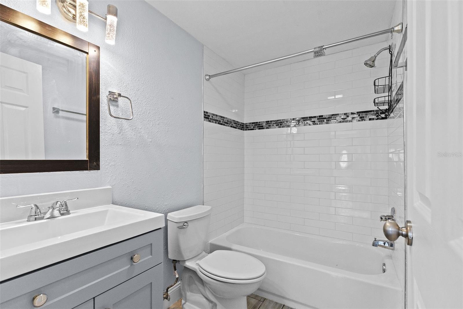 Image 29 of 46 For 13916 Sommers Avenue