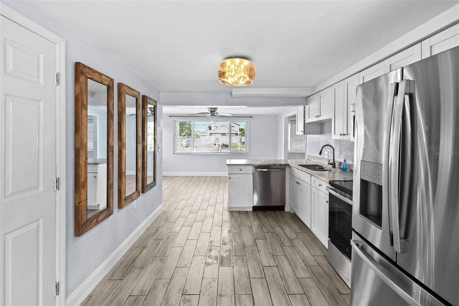 Image 8 of 46 For 13916 Sommers Avenue