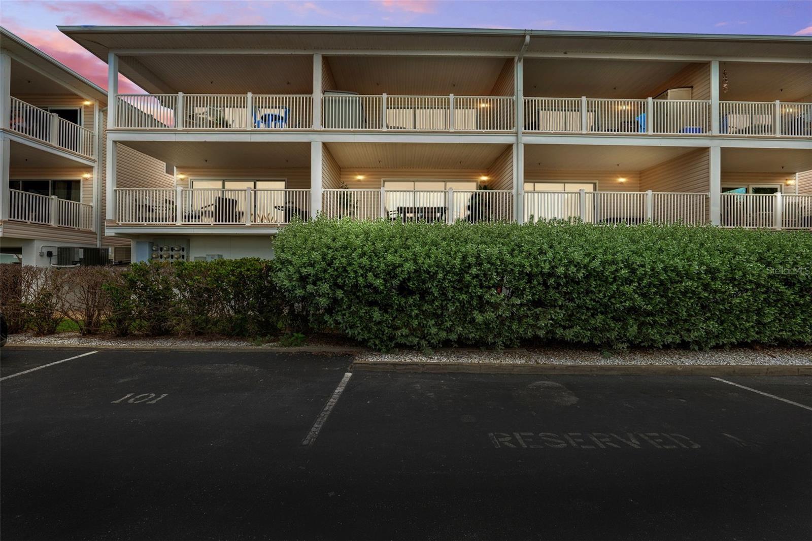 Image 4 of 34 For 19811 Gulf Boulevard 302