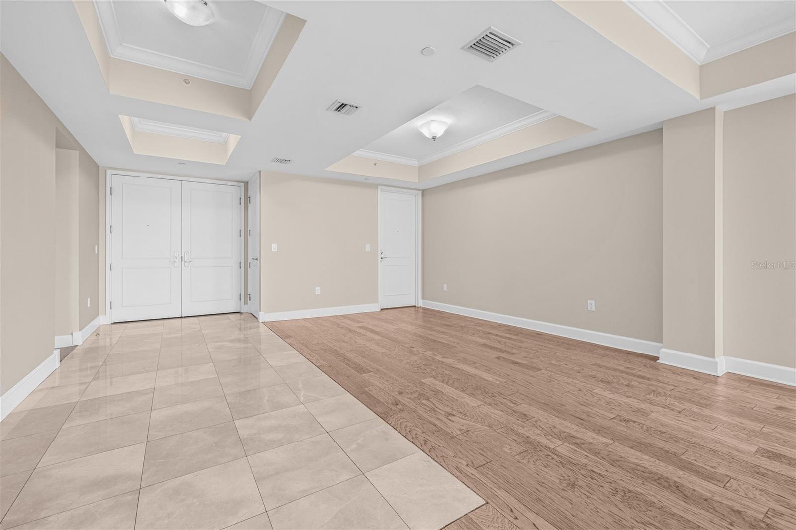 Image 13 of 61 For 300 Beach Drive Ne 1504
