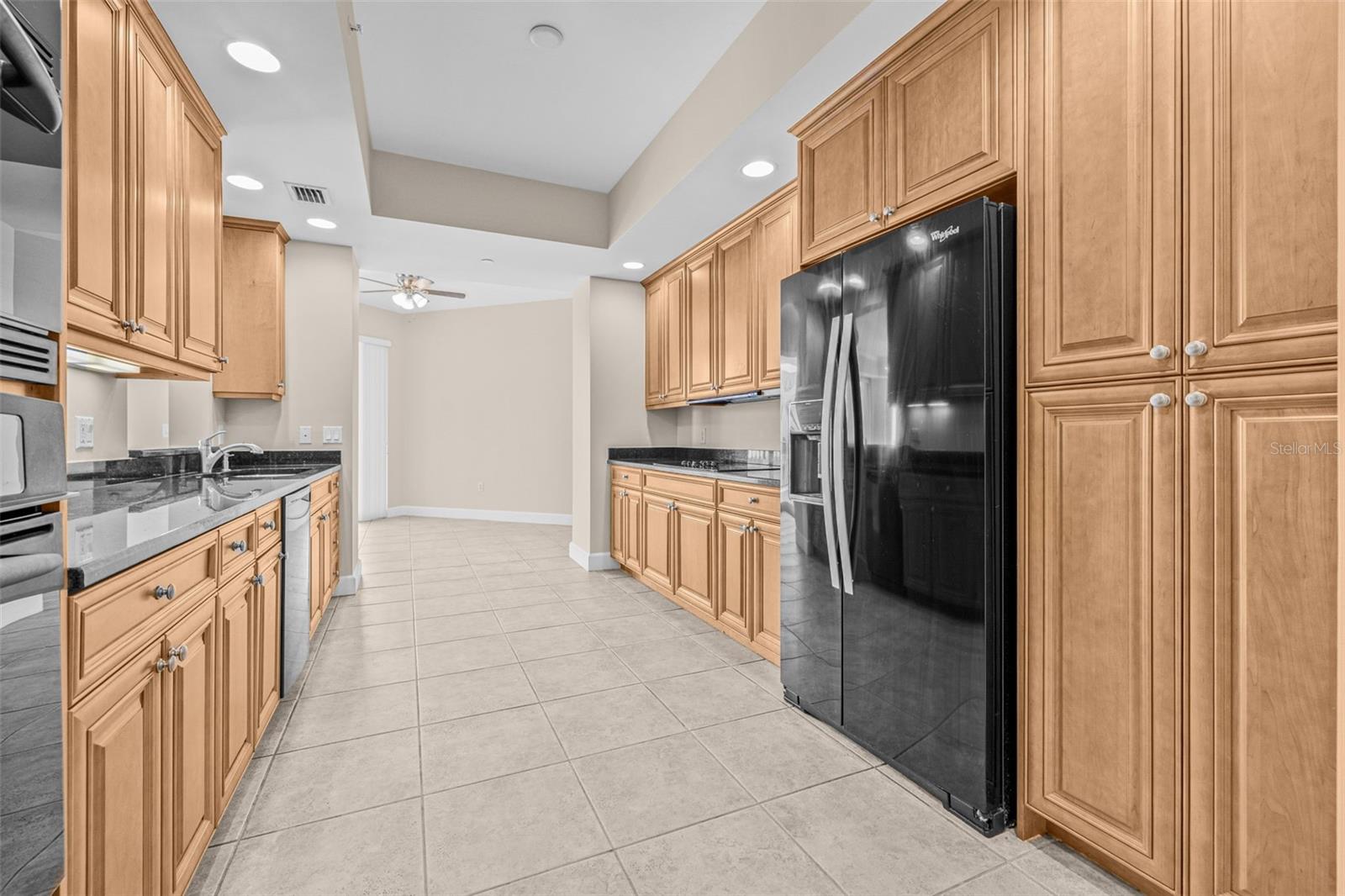 Image 16 of 61 For 300 Beach Drive Ne 1504