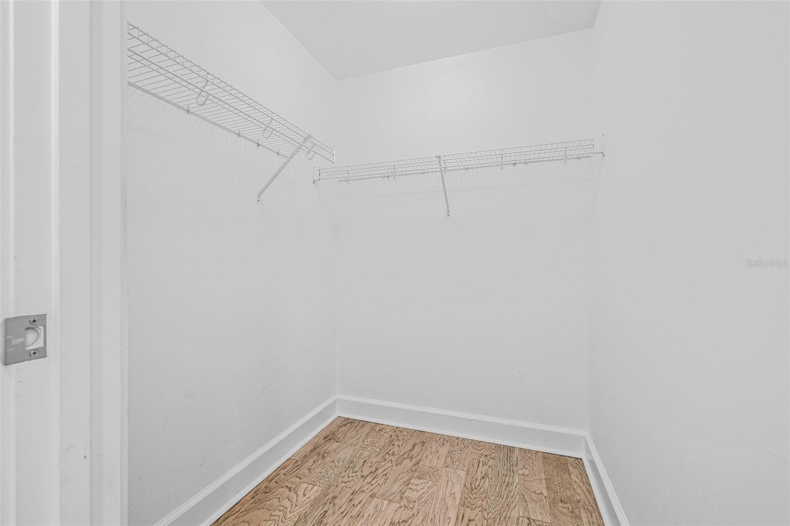 Image 33 of 61 For 300 Beach Drive Ne 1504
