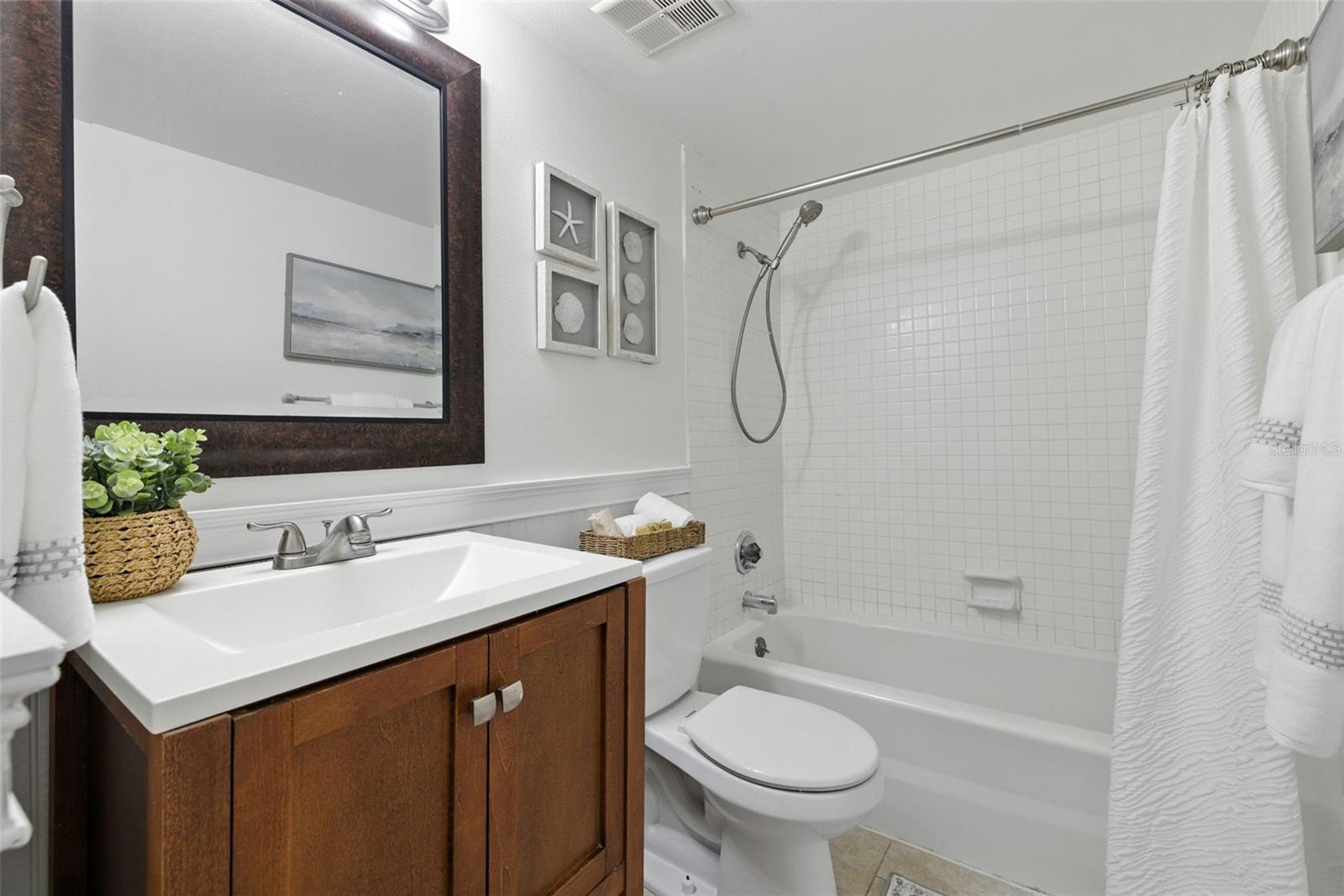 Image 56 of 61 For 300 Beach Drive Ne 1504