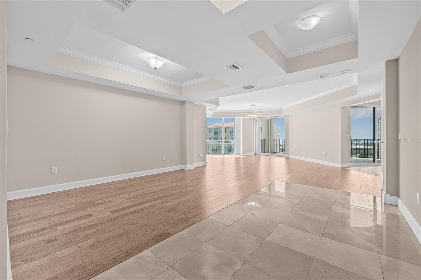 Image 7 of 61 For 300 Beach Drive Ne 1504