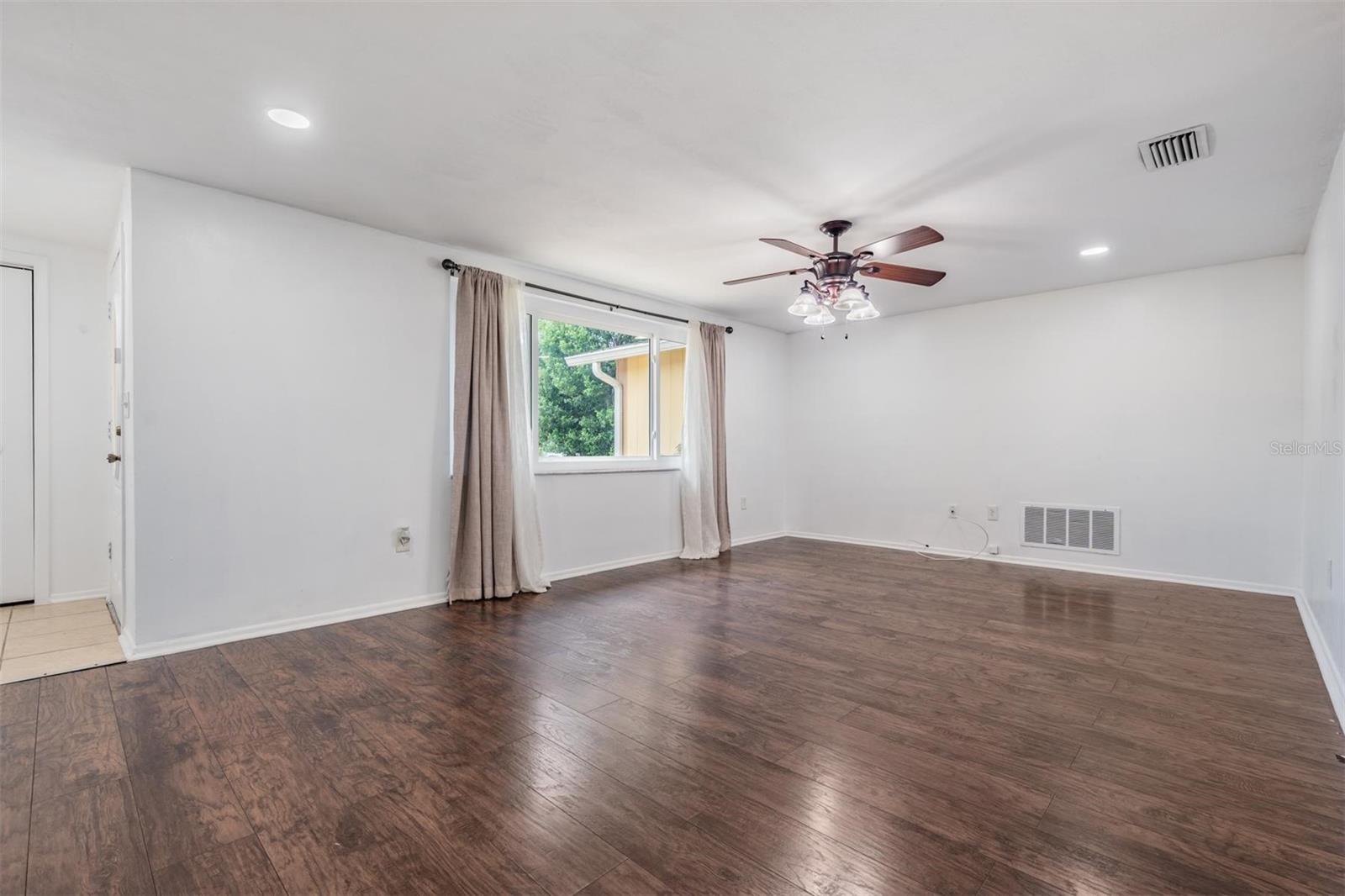 Image 8 of 28 For 7700 Birchwood Drive