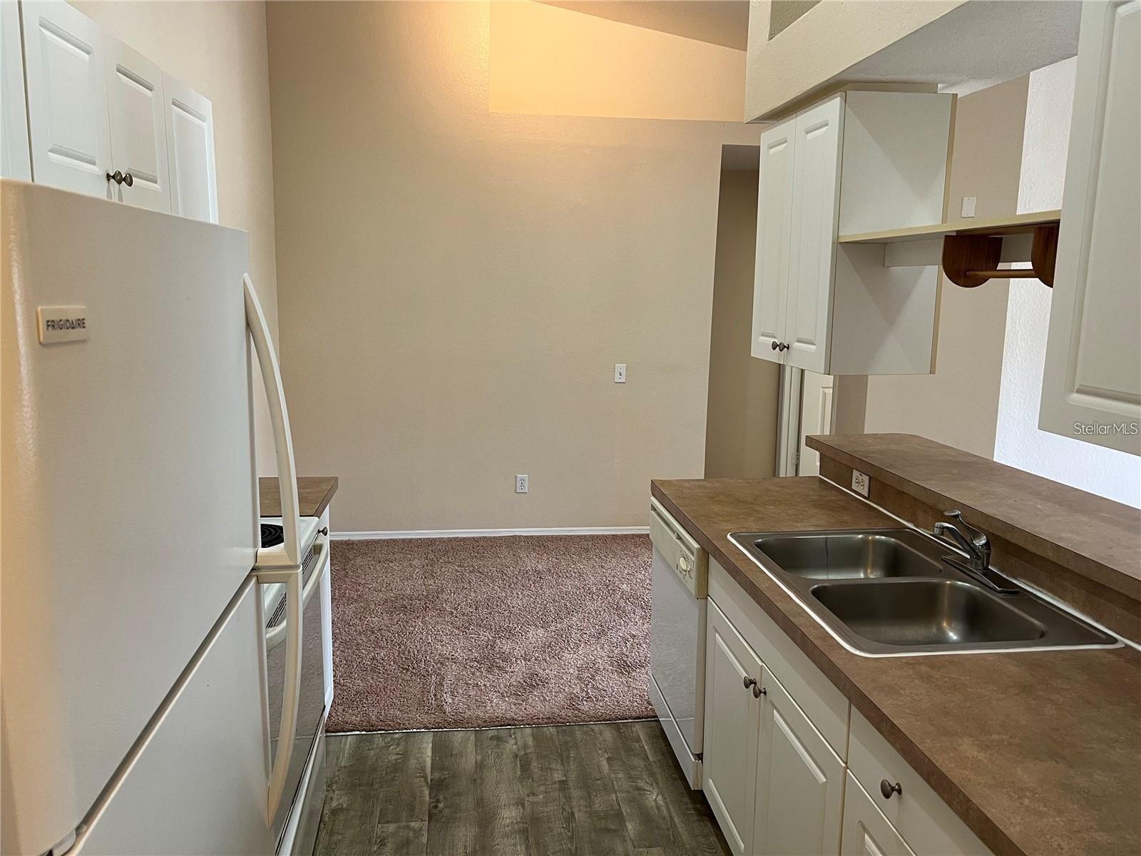 Listing photo id 3 for 36320 Stonewood Lane 202