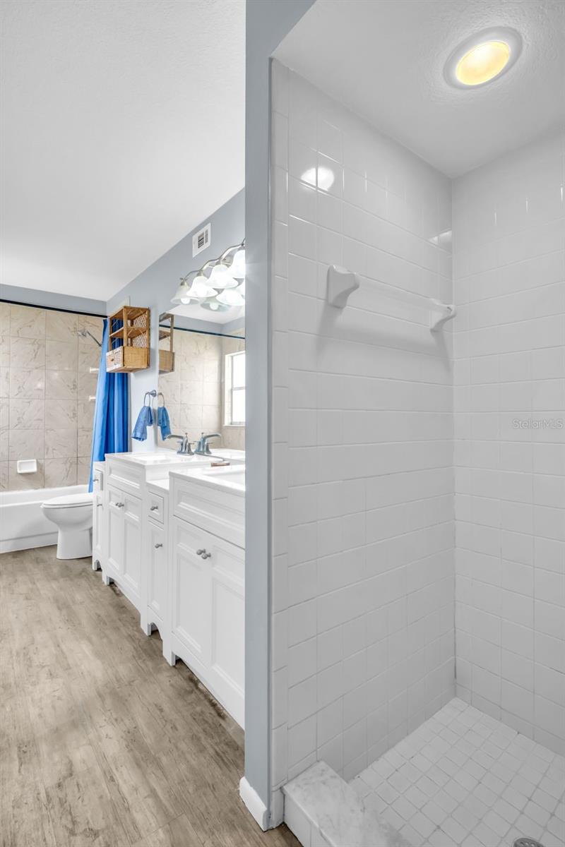 Image 19 of 33 For 1715 Larabie Court