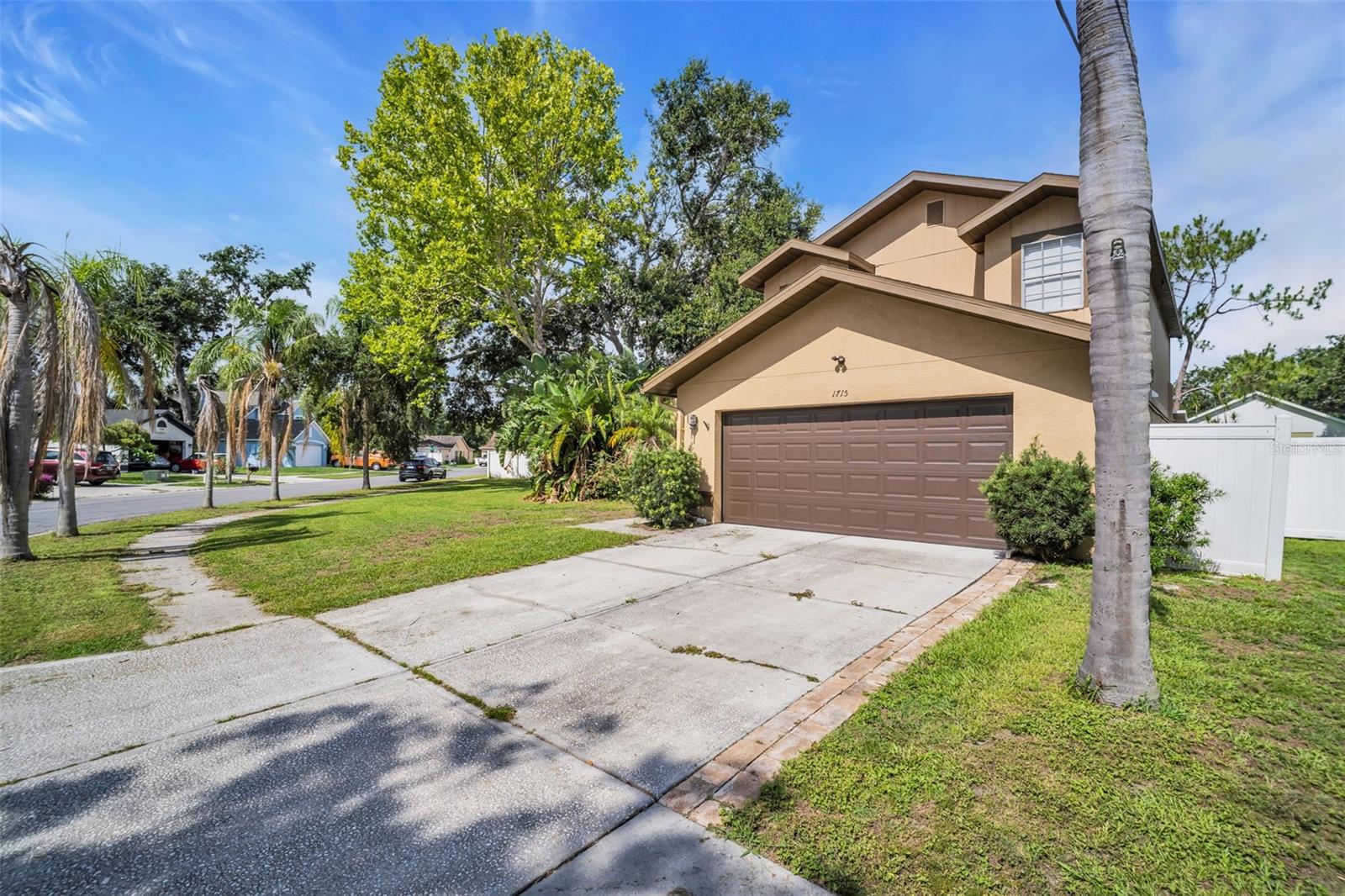 Image 4 of 33 For 1715 Larabie Court