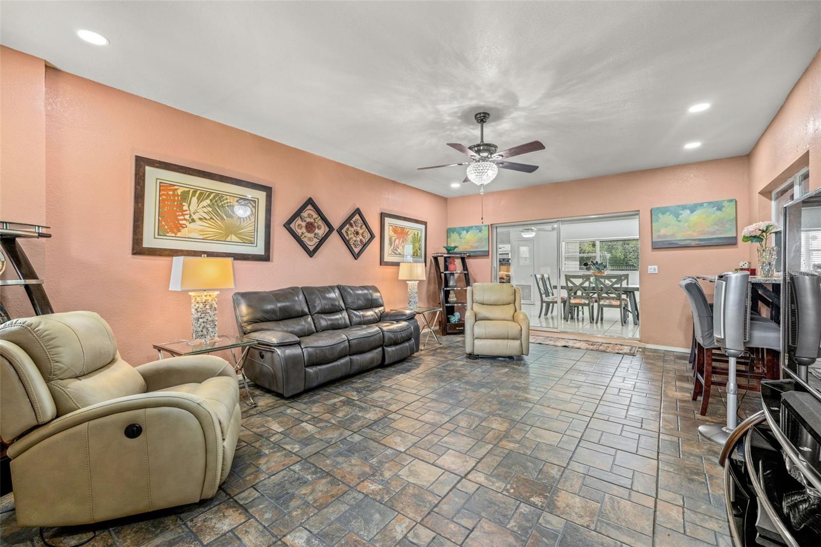 Image 16 of 51 For 11608 Boulevard
