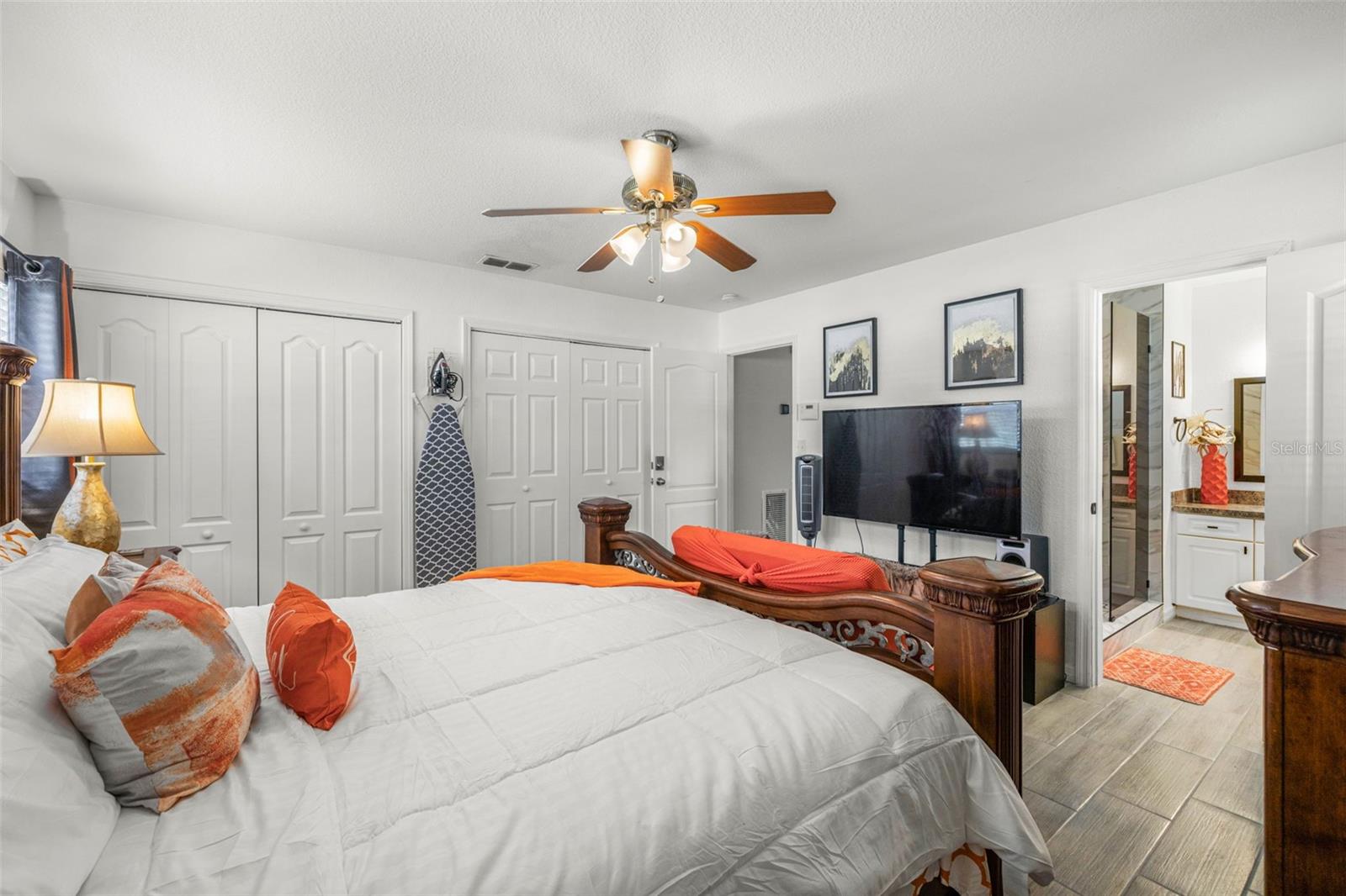 Image 18 of 51 For 11608 Boulevard