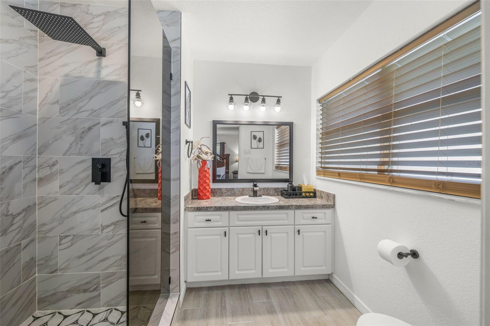 Image 19 of 51 For 11608 Boulevard