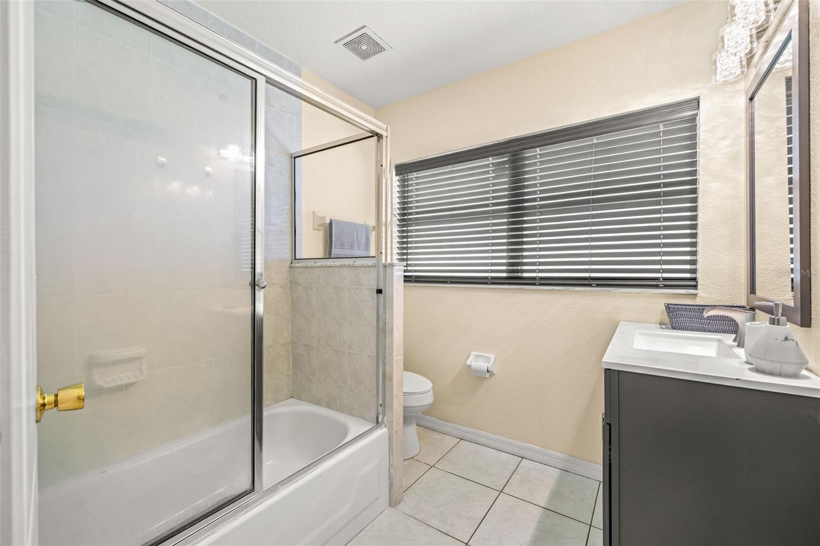 Image 22 of 51 For 11608 Boulevard