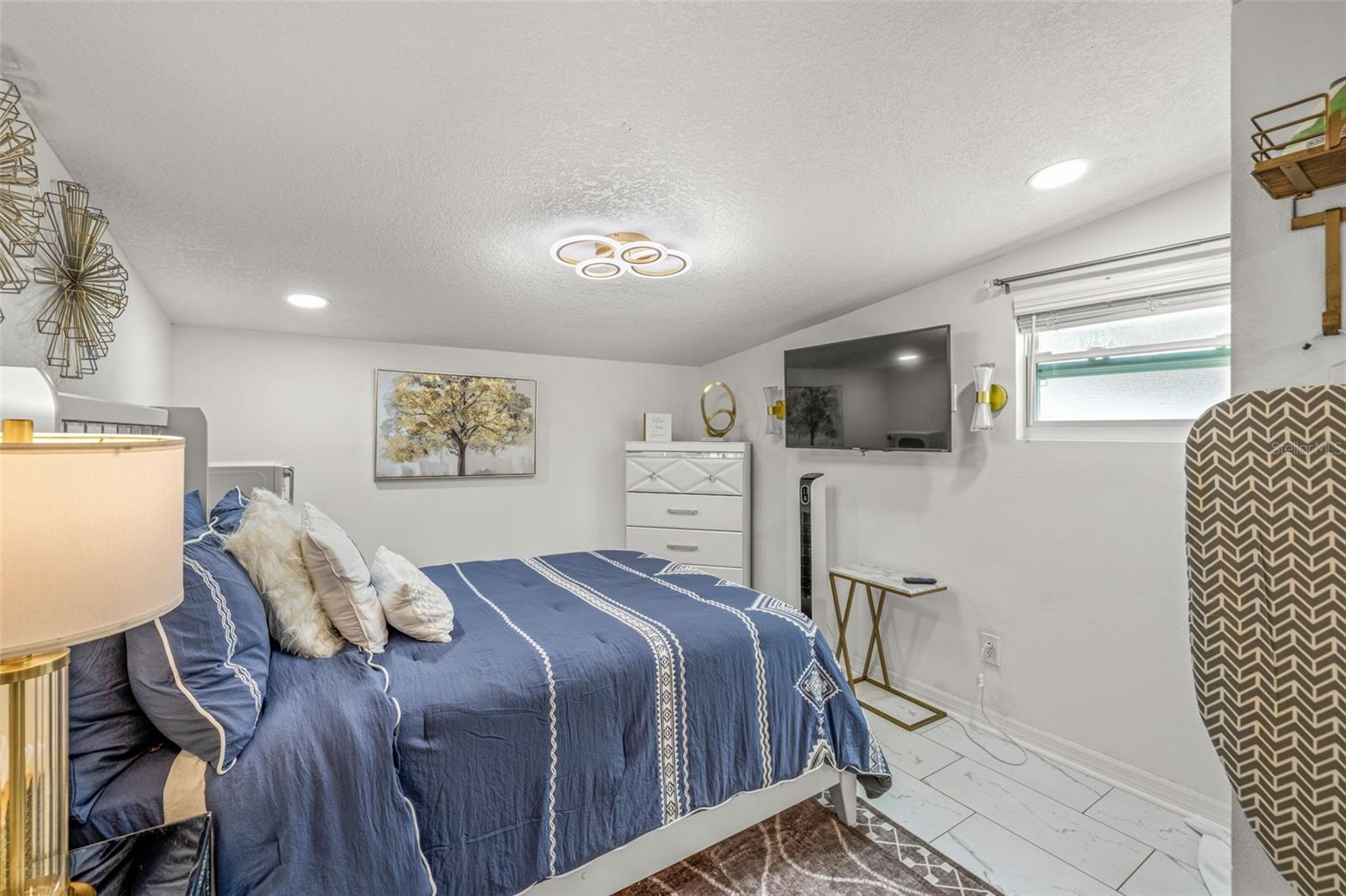 Image 31 of 51 For 11608 Boulevard