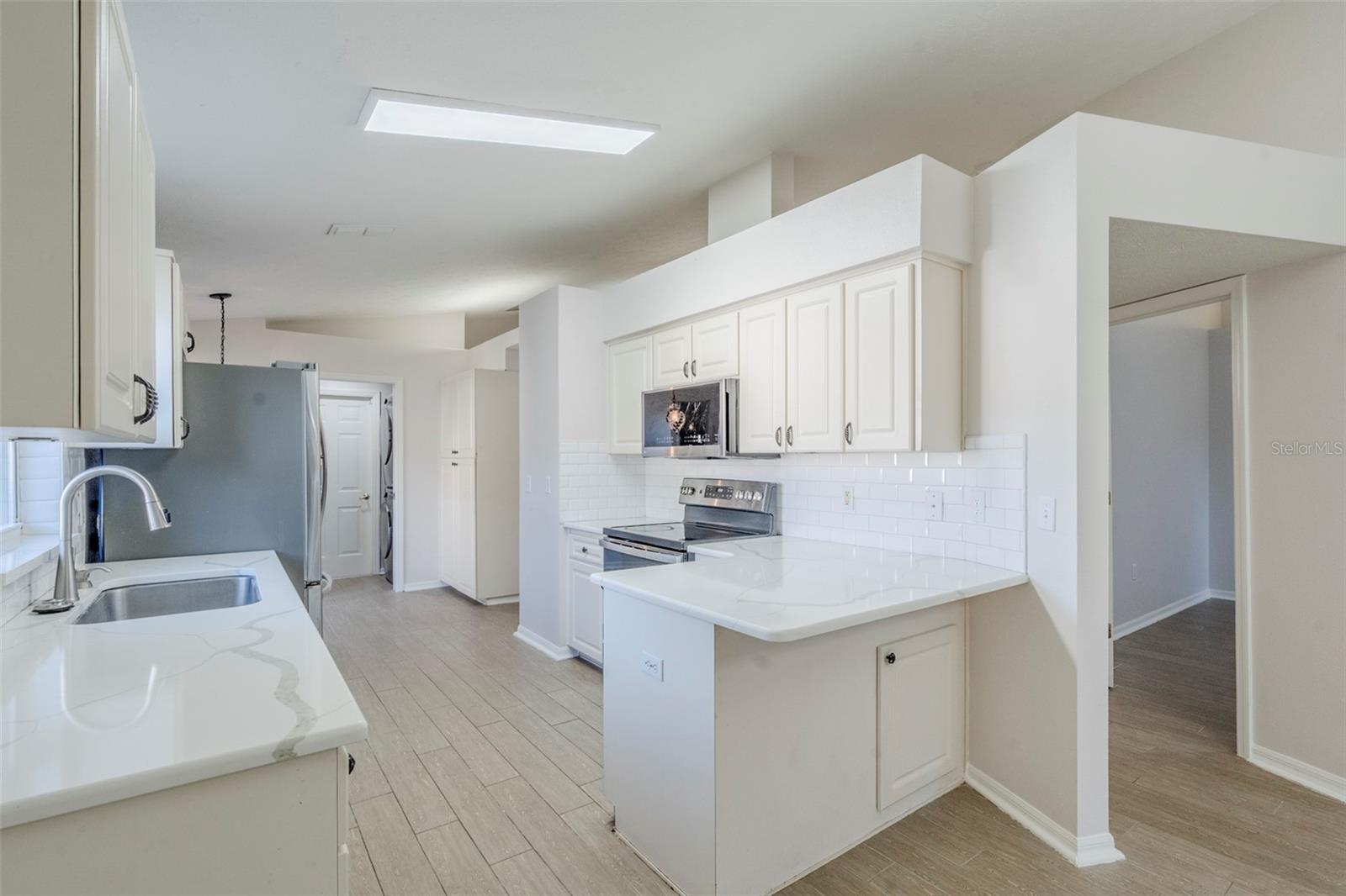 Listing photo id 9 for 13360 Wrenwood Circle
