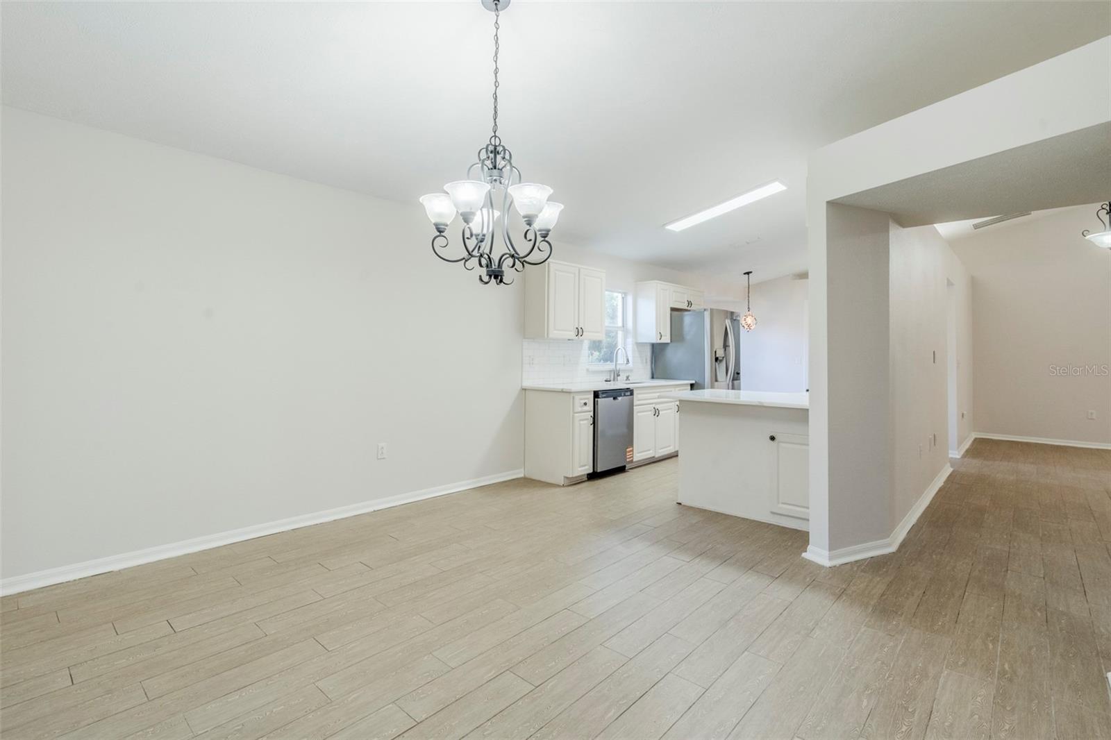 Listing photo id 11 for 13360 Wrenwood Circle