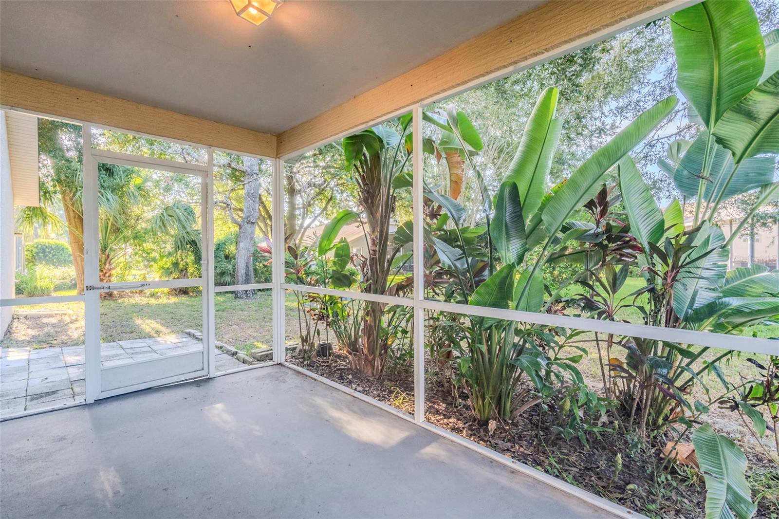 Listing photo id 16 for 13360 Wrenwood Circle