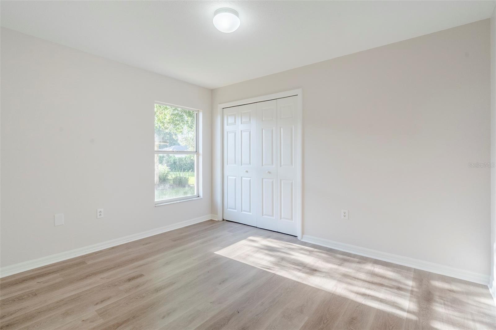 Listing photo id 4 for 13360 Wrenwood Circle